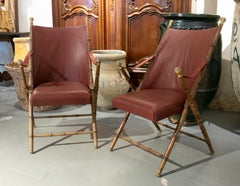 Paire de chaises pliantes en bois d'imitation de bambou et décorations en bronze