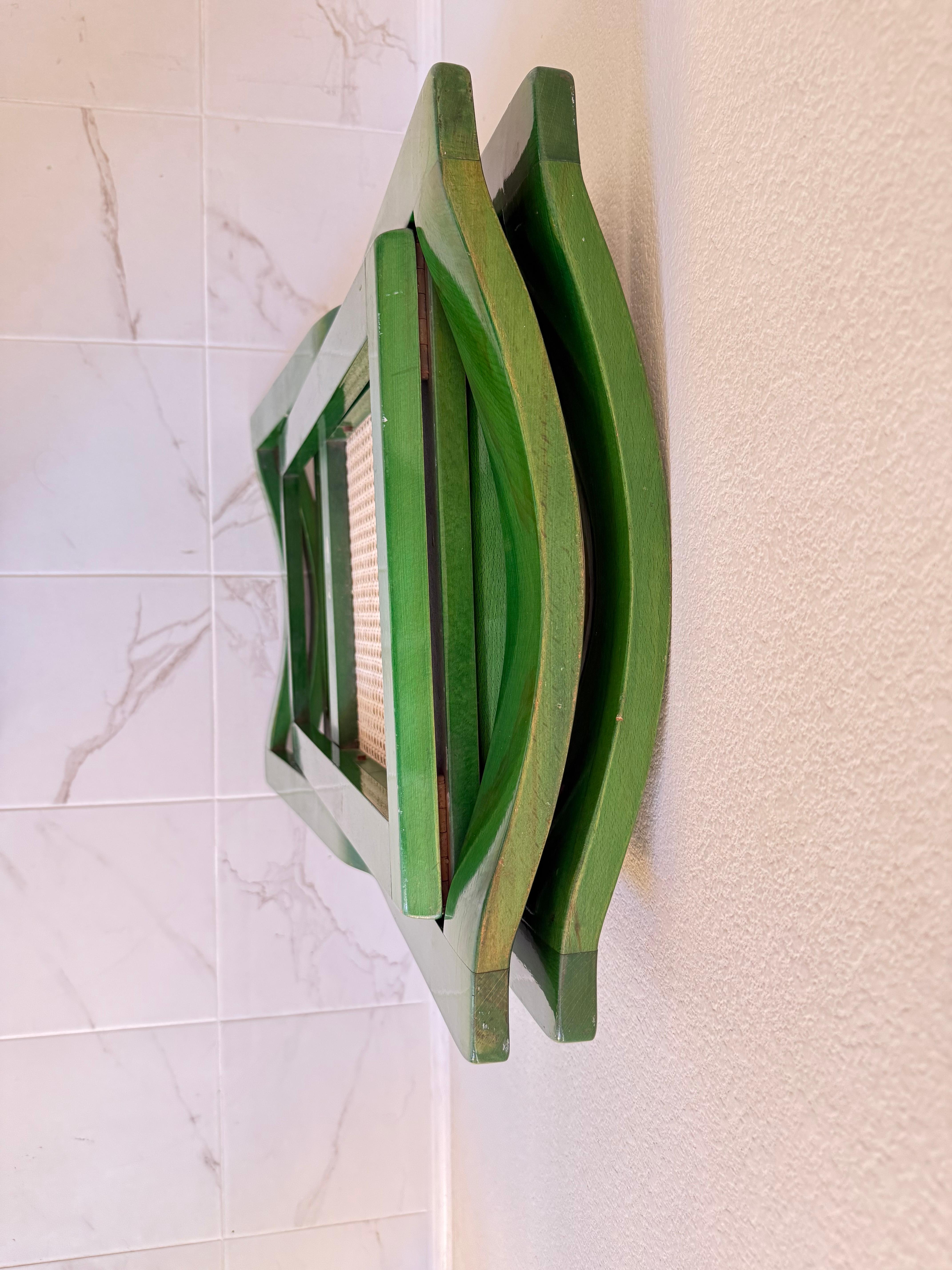 Pair of folding Chairs in Green Lacquer by Aldo Jacober for Alberto Bazzani For Sale 6