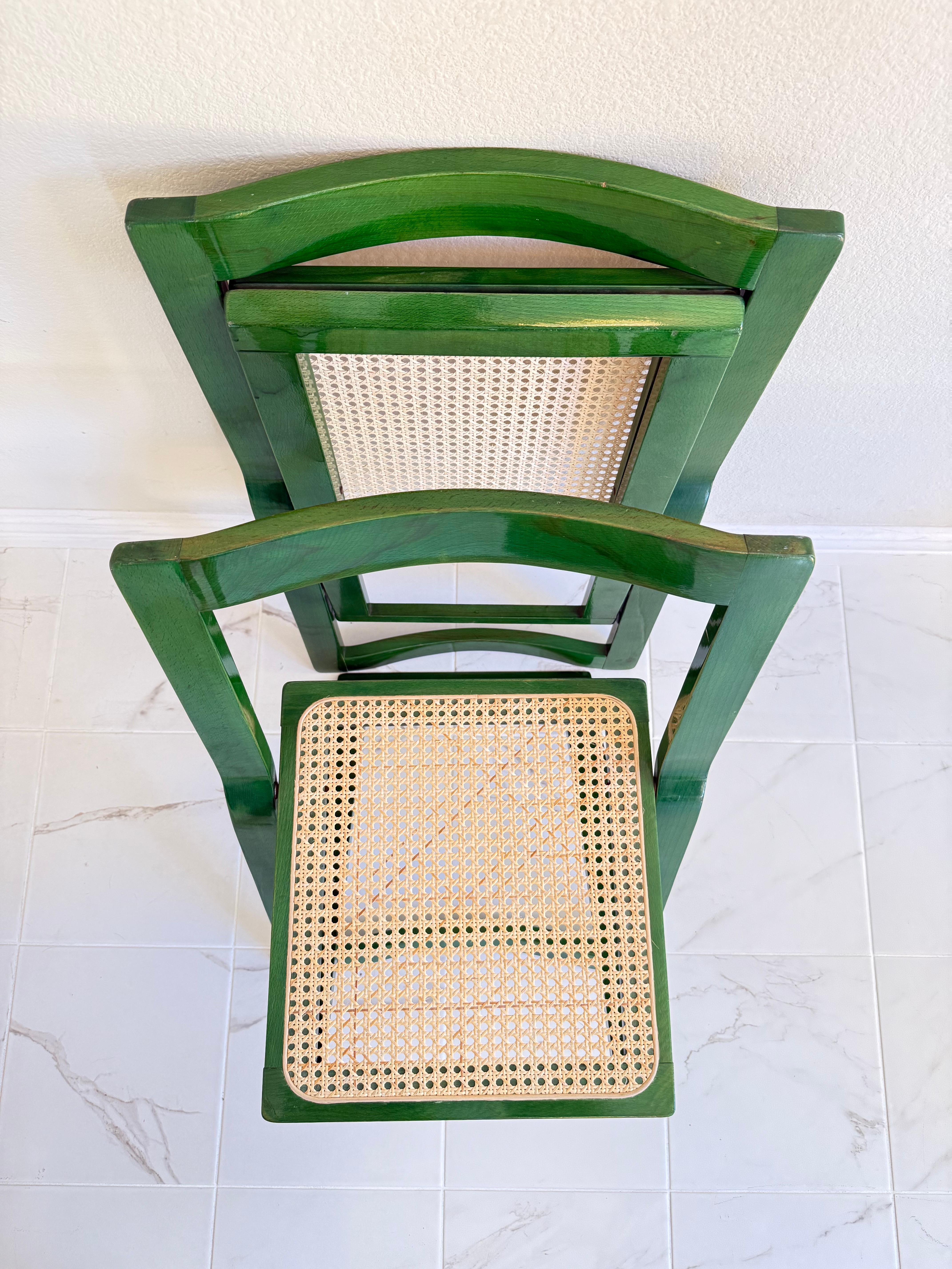 Pair of folding Chairs in Green Lacquer by Aldo Jacober for Alberto Bazzani For Sale 7