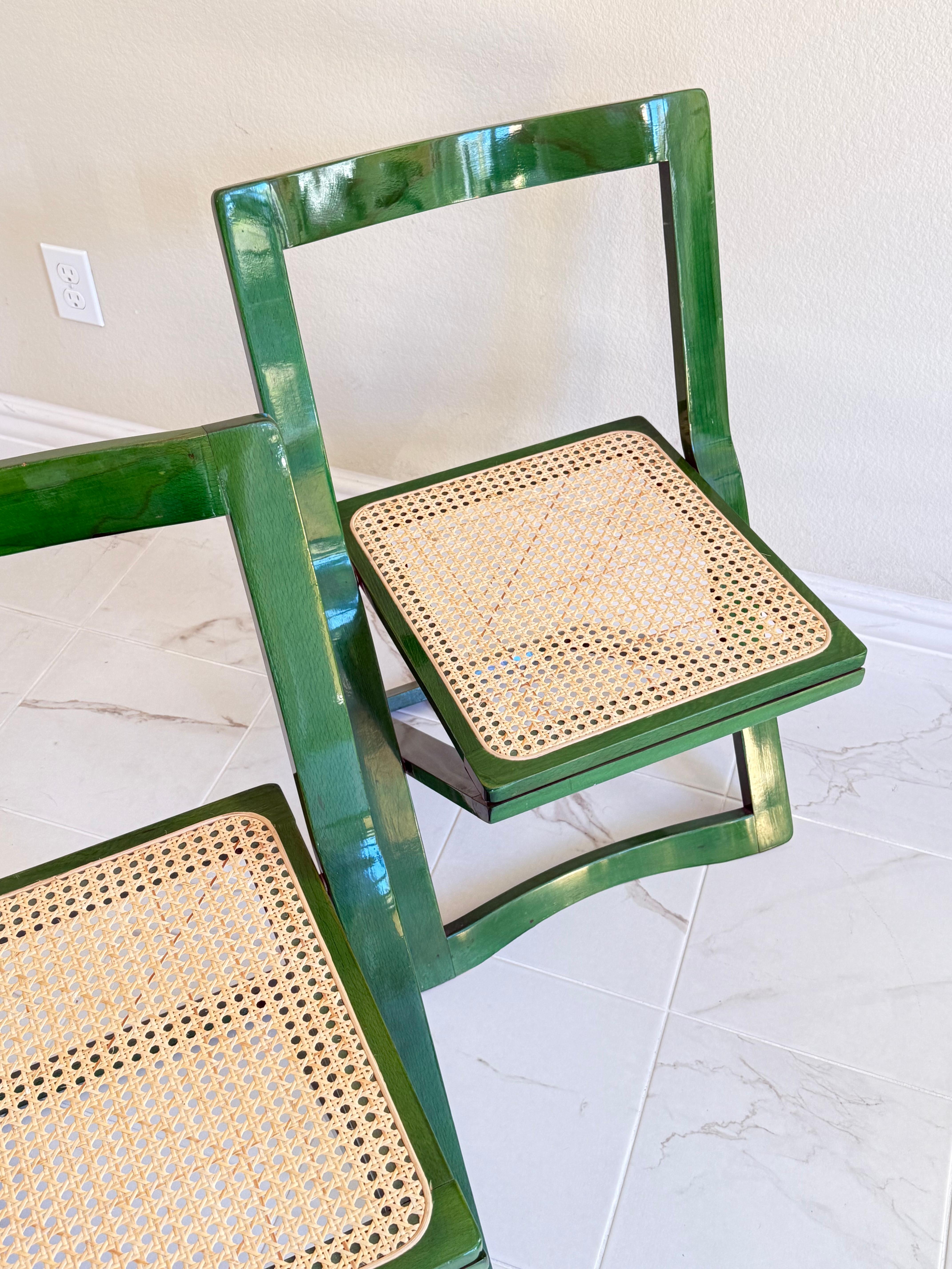 Cane Pair of folding Chairs in Green Lacquer by Aldo Jacober for Alberto Bazzani For Sale