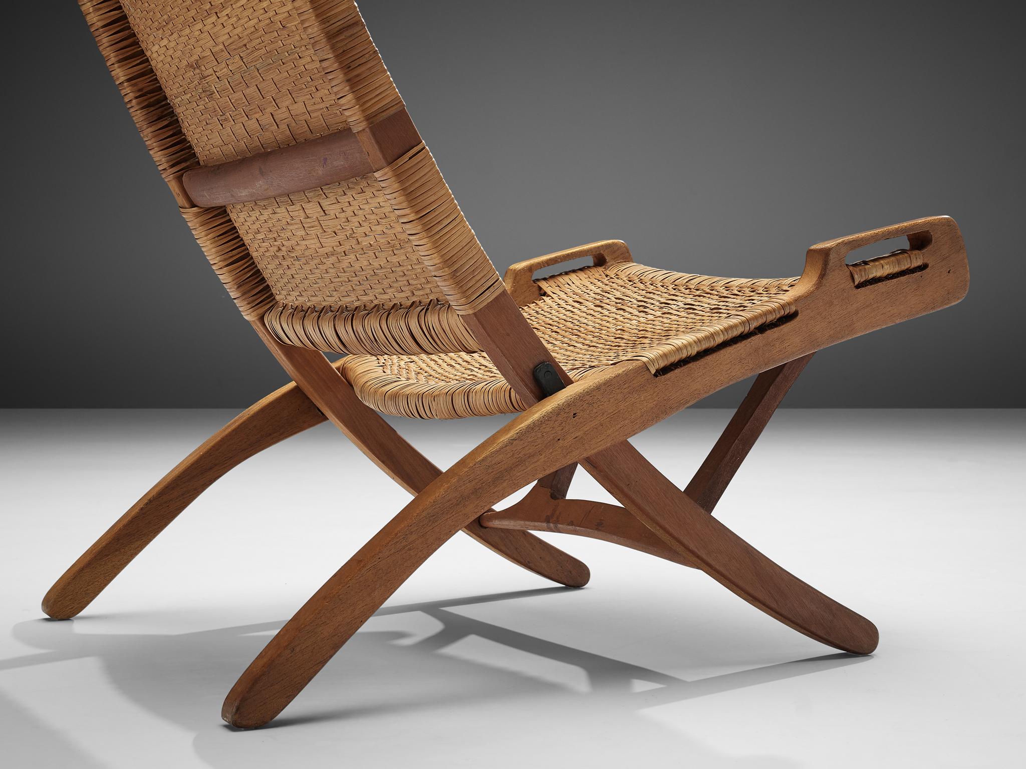 Teak Pair of Folding Chairs in Wicker and Wood