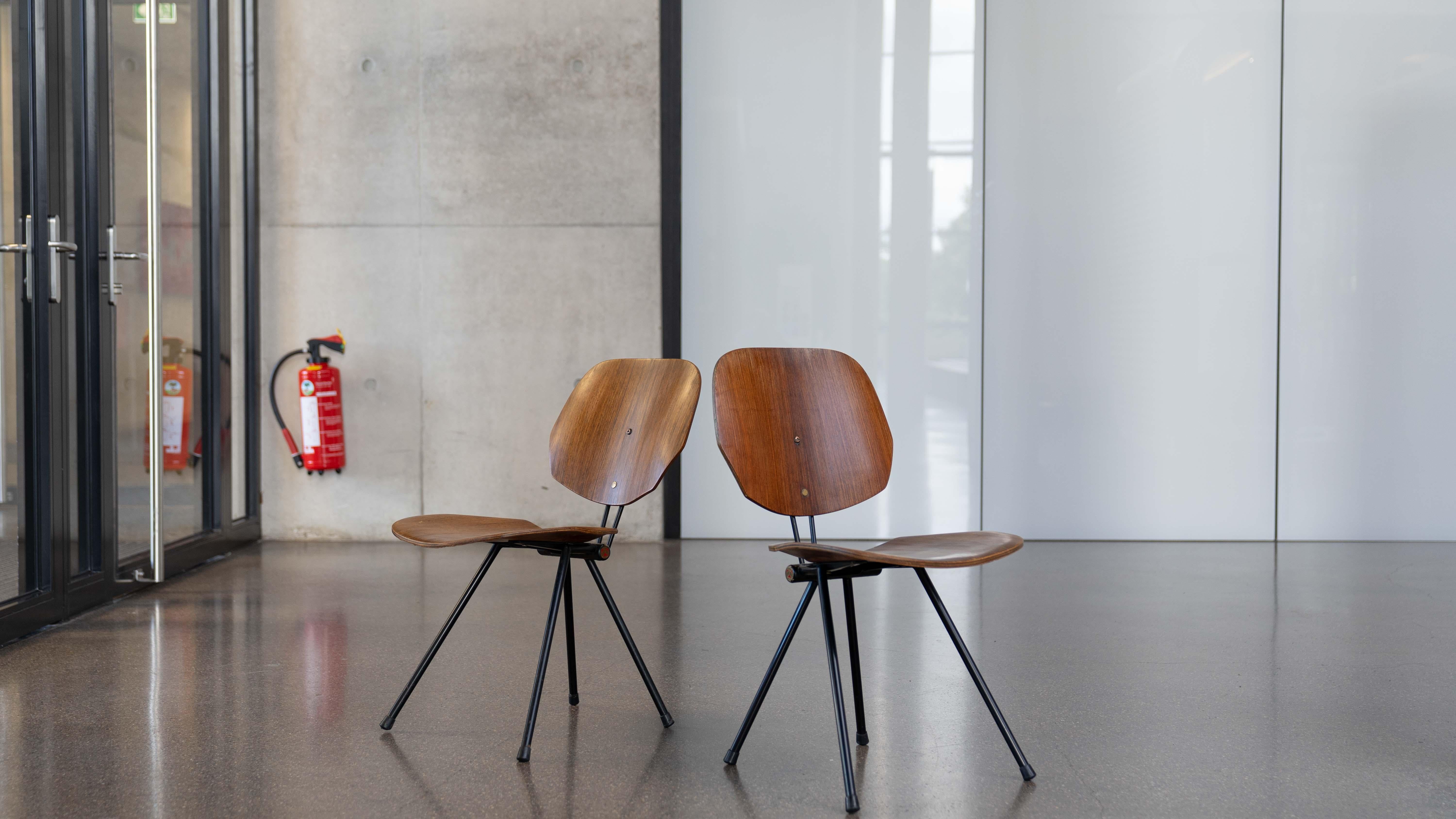 Paire de chaises pliantes S88 d'Osvaldo Borsani pour Tecno, Italie en vente 3