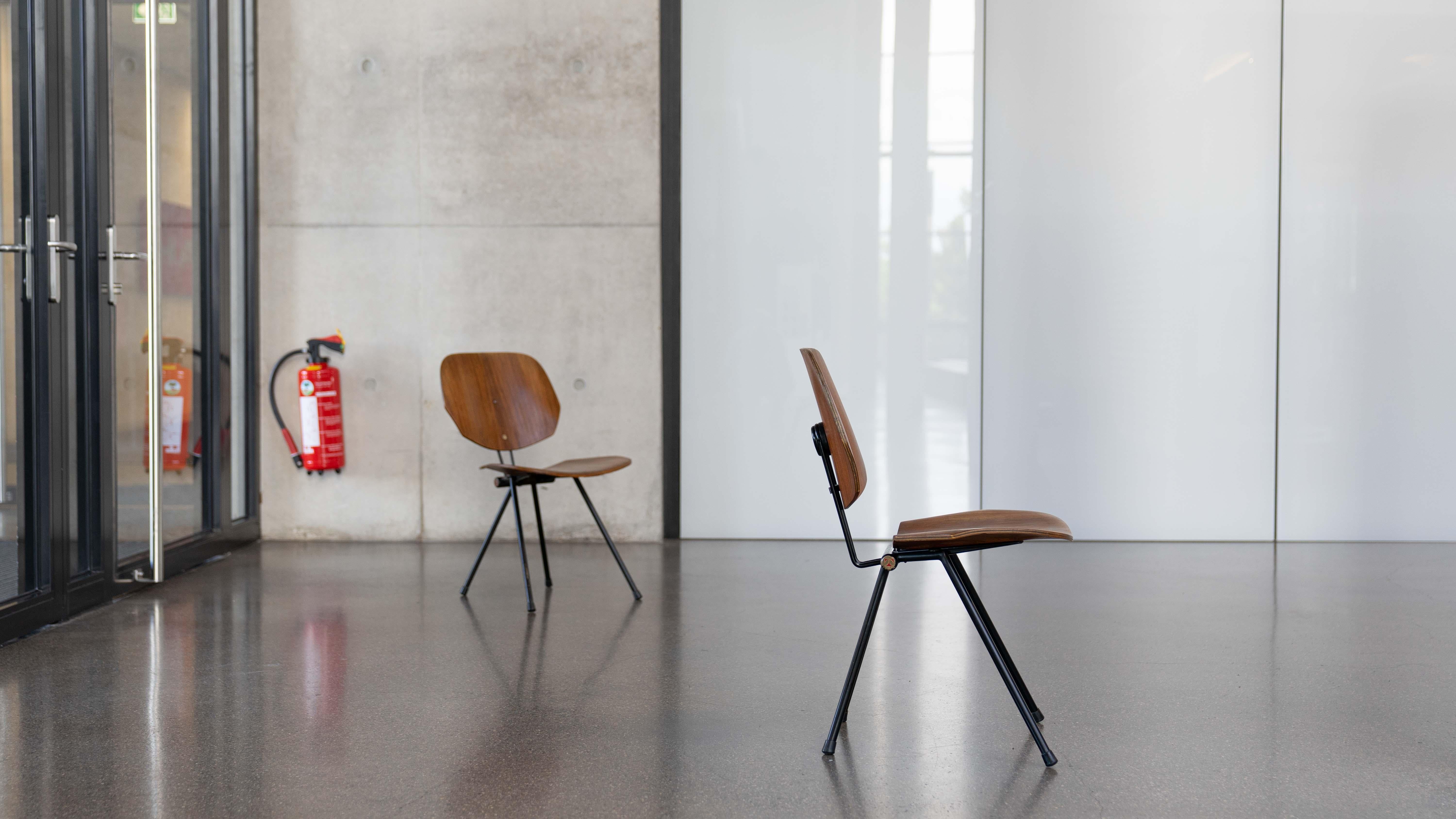 Milieu du XXe siècle Paire de chaises pliantes S88 d'Osvaldo Borsani pour Tecno, Italie en vente