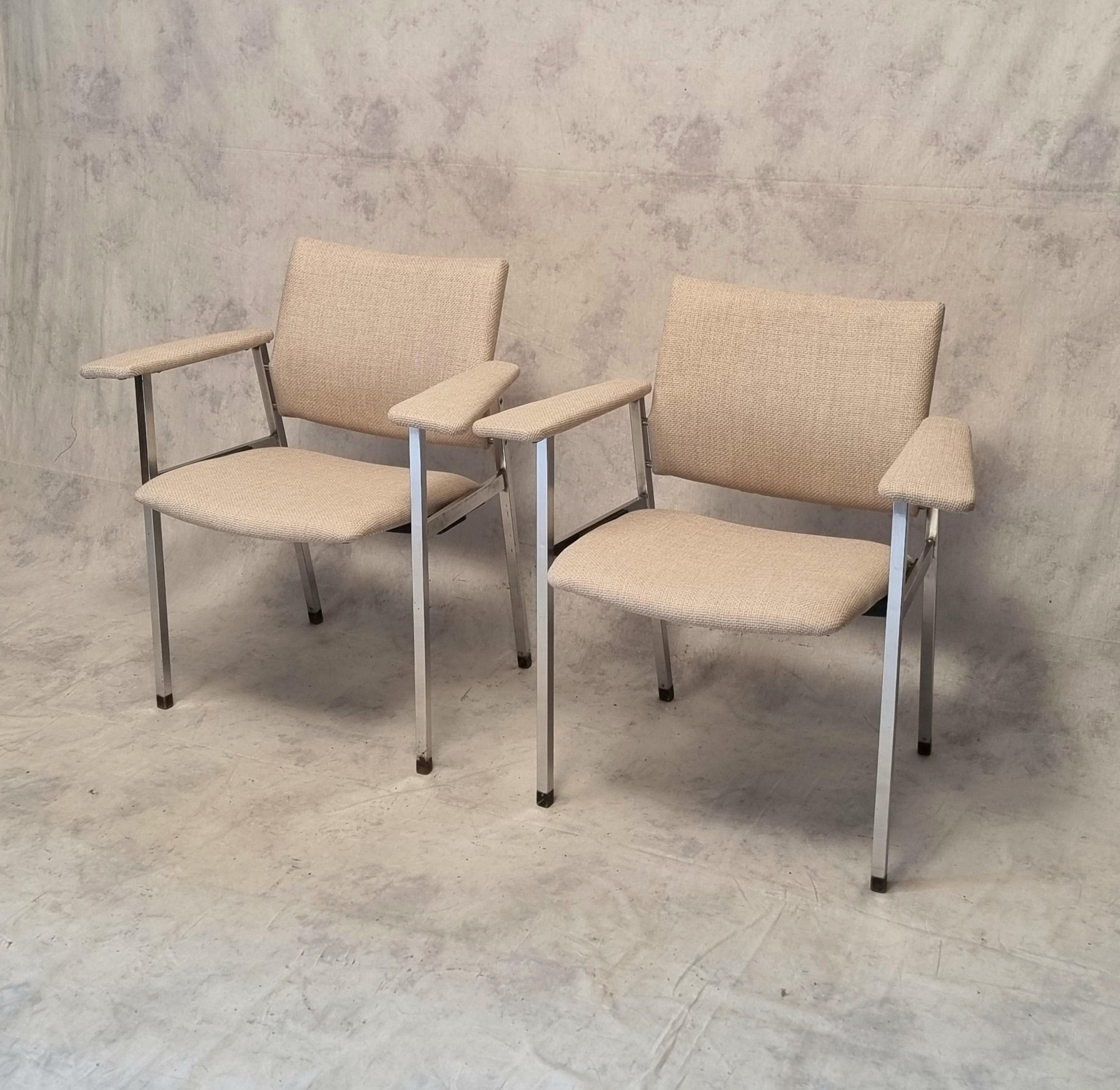 Scandinavian Modern Pair Of Folding Seat Armchairs, Fritz Hansen, Chromed Metal, circa 1970 For Sale