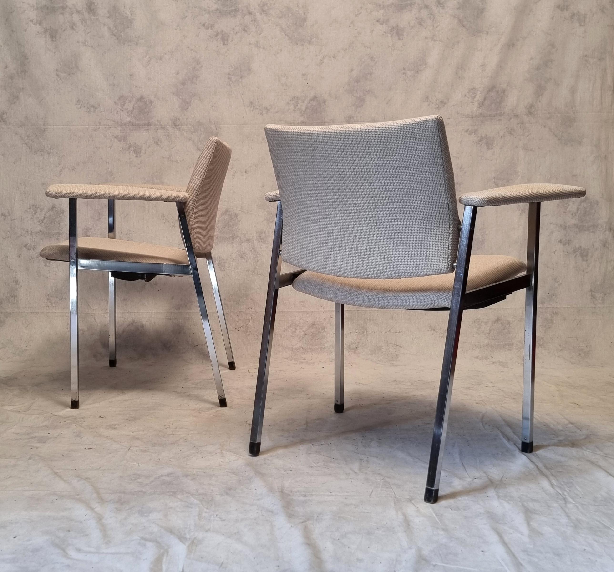 Late 20th Century Pair Of Folding Seat Armchairs, Fritz Hansen, Chromed Metal, circa 1970 For Sale