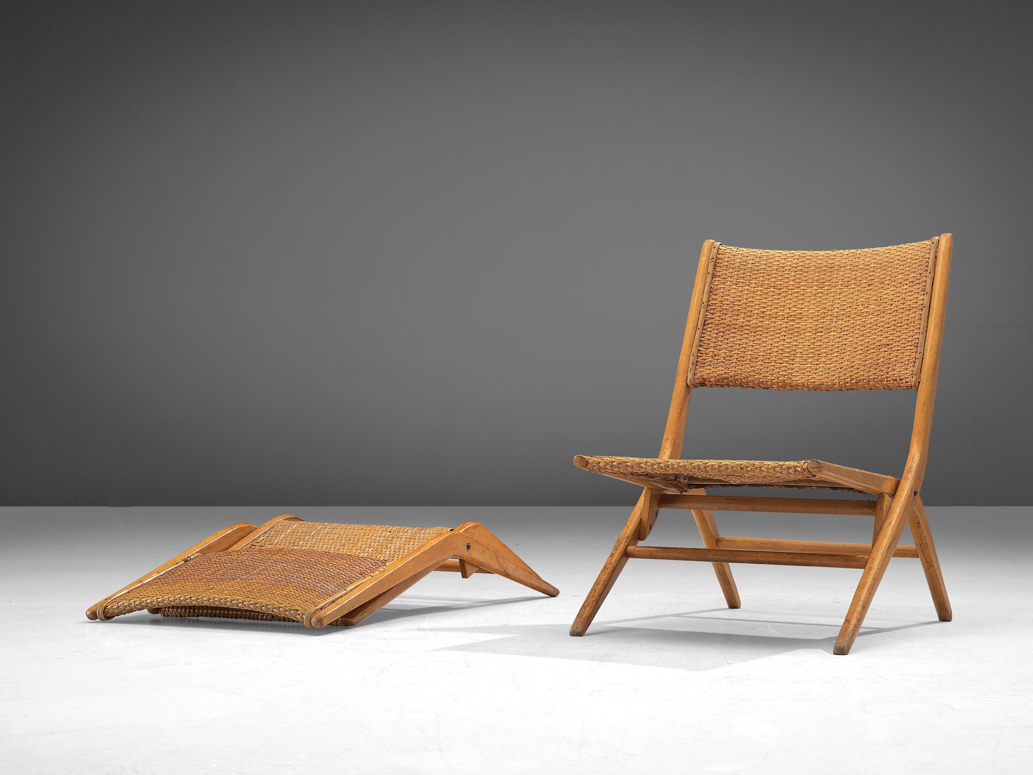 Pair of Folding Woven Slipper Chairs in Lacquered Wood and Cane  In Good Condition In Waalwijk, NL
