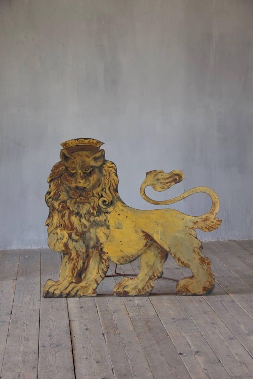 20th Century Pair of Folding Wrought Iron and Tole Circus Lions For Sale