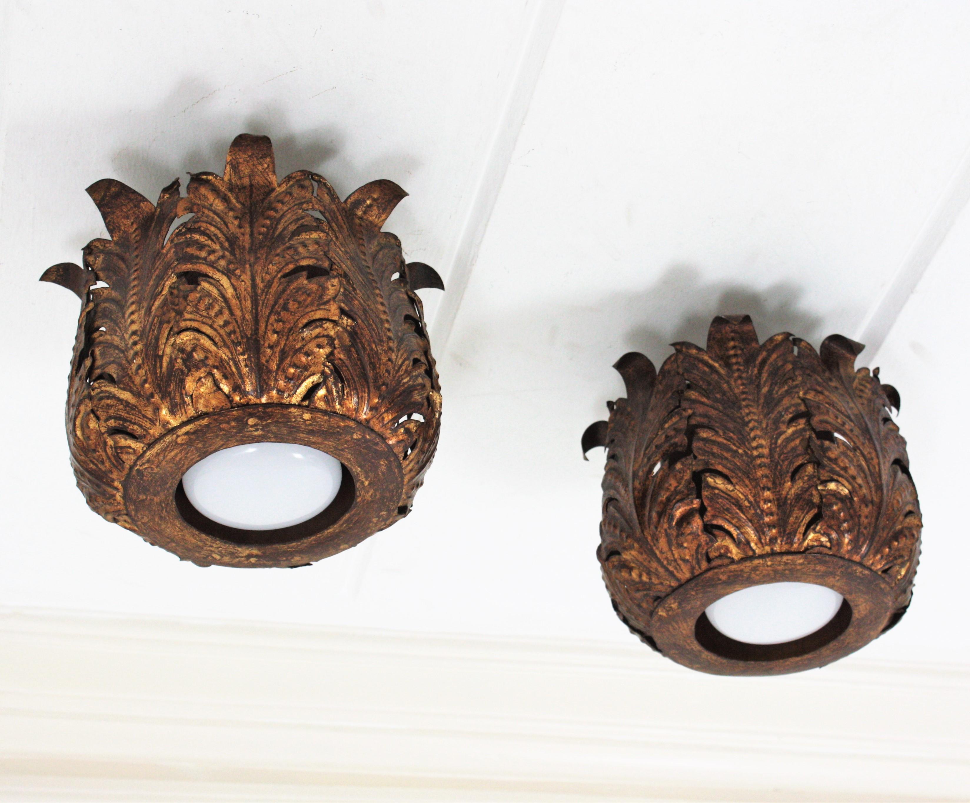 Hand-Crafted Pair of Foliage Crown Light Fixtures in Gilt Metal For Sale