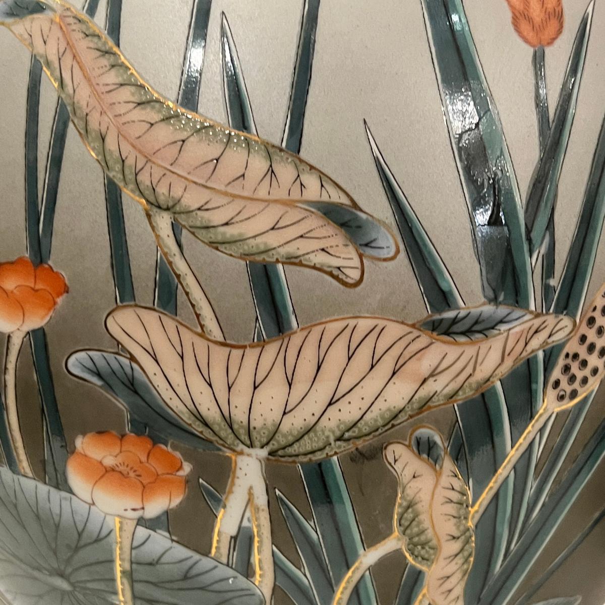 Pair of Foliage Motif Lamps In Good Condition For Sale In New York, NY