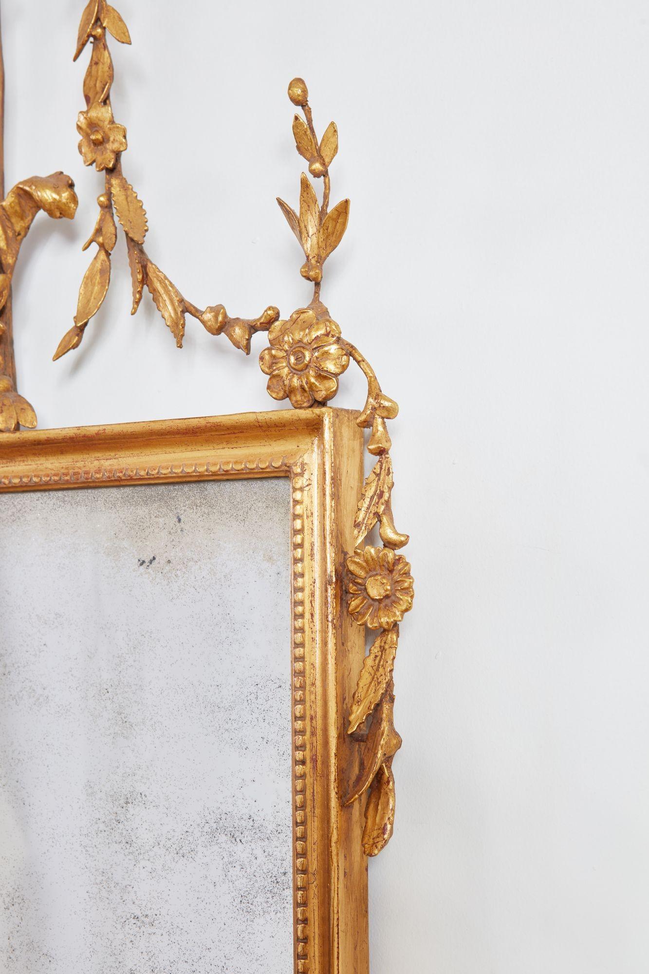 Américain Paire de miroirs à balancier en vermeil de style fédéral en vente