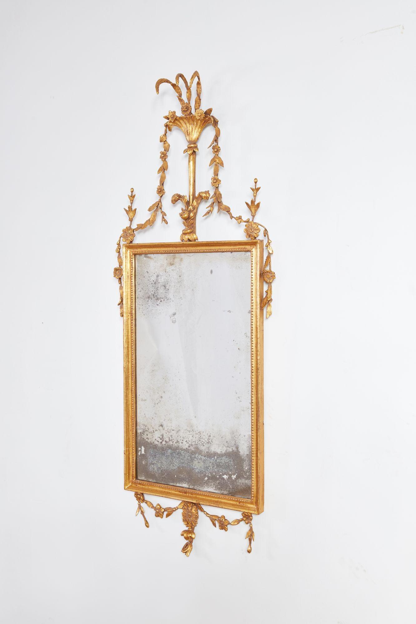 Paire de miroirs à balancier en vermeil de style fédéral en vente 1