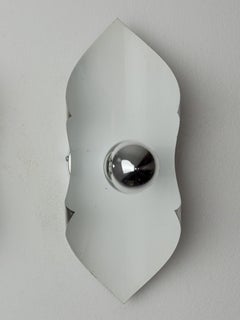 Pair of "folio" wall lights, space age, chromed metal, Italy, 1970