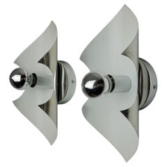 Pair of "folio" wall lights, space age, chromed metal, Italy, 1970