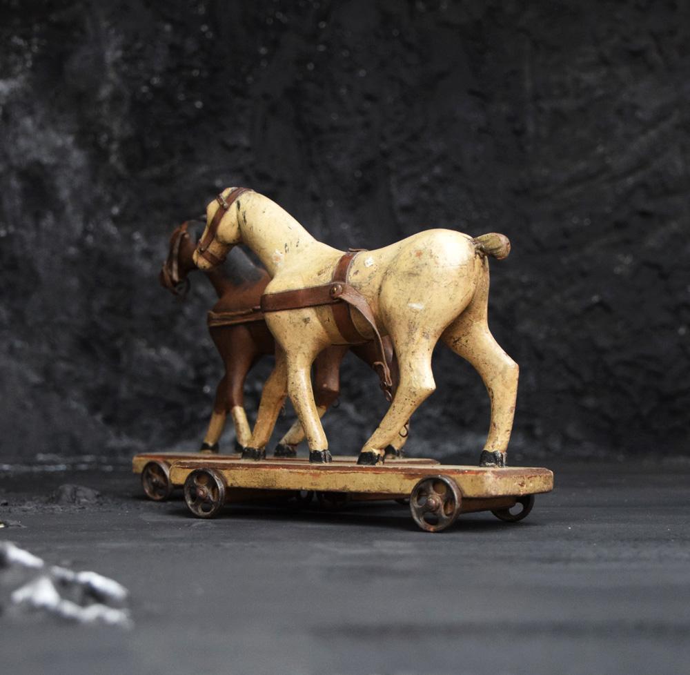 Pair of Folk Art Naïve Carved Wooden Horse and Coaches, circa 1870 im Zustand „Relativ gut“ in London, GB