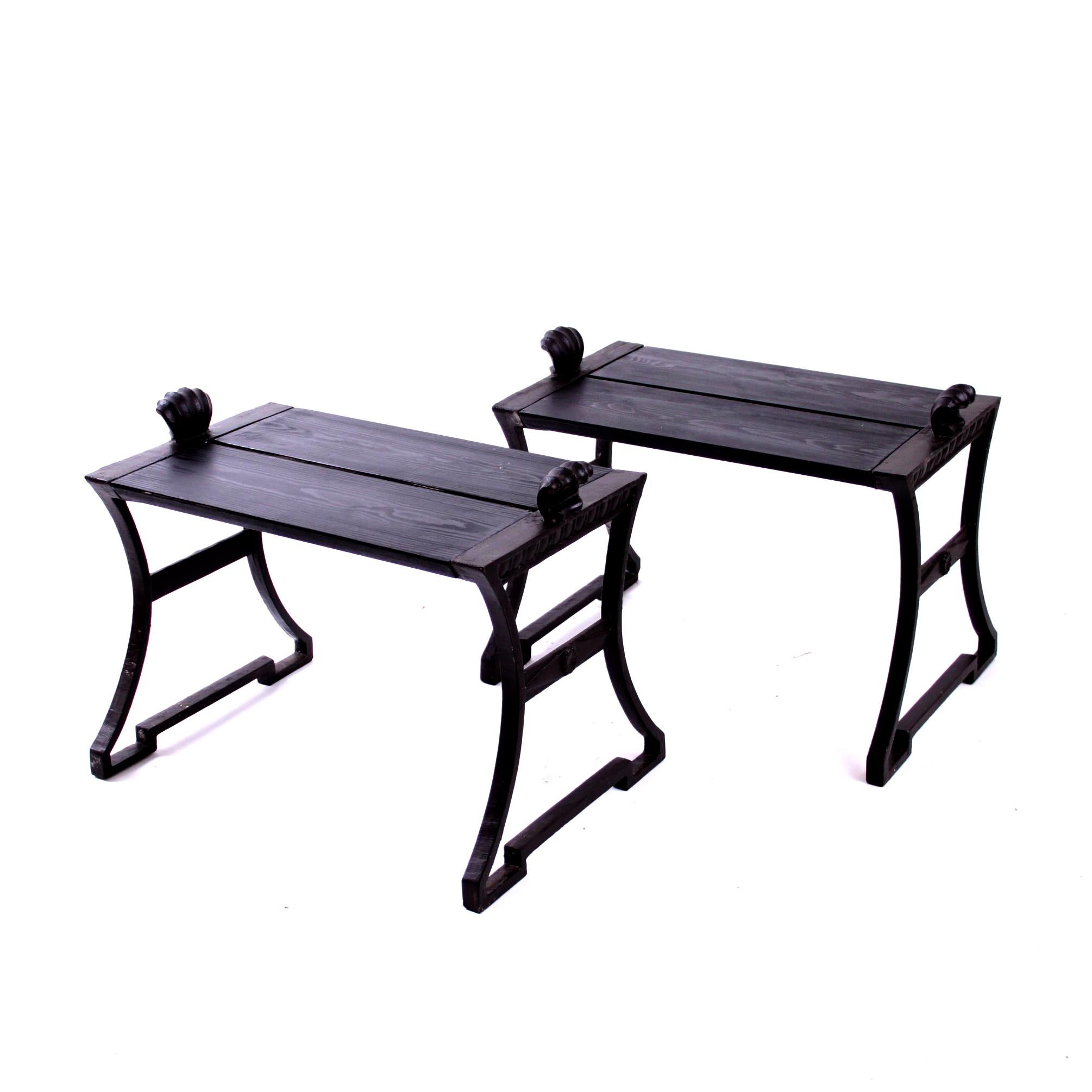 Folke Bensow - Scandinavian Modern

A beautiful pair of benches (Park Bench No. 1) designed by Folke Bensow, Sweden, 1920s. 

The benches are painted cast iron and wood (black). The benches has patina from having being used in a garden. 

The