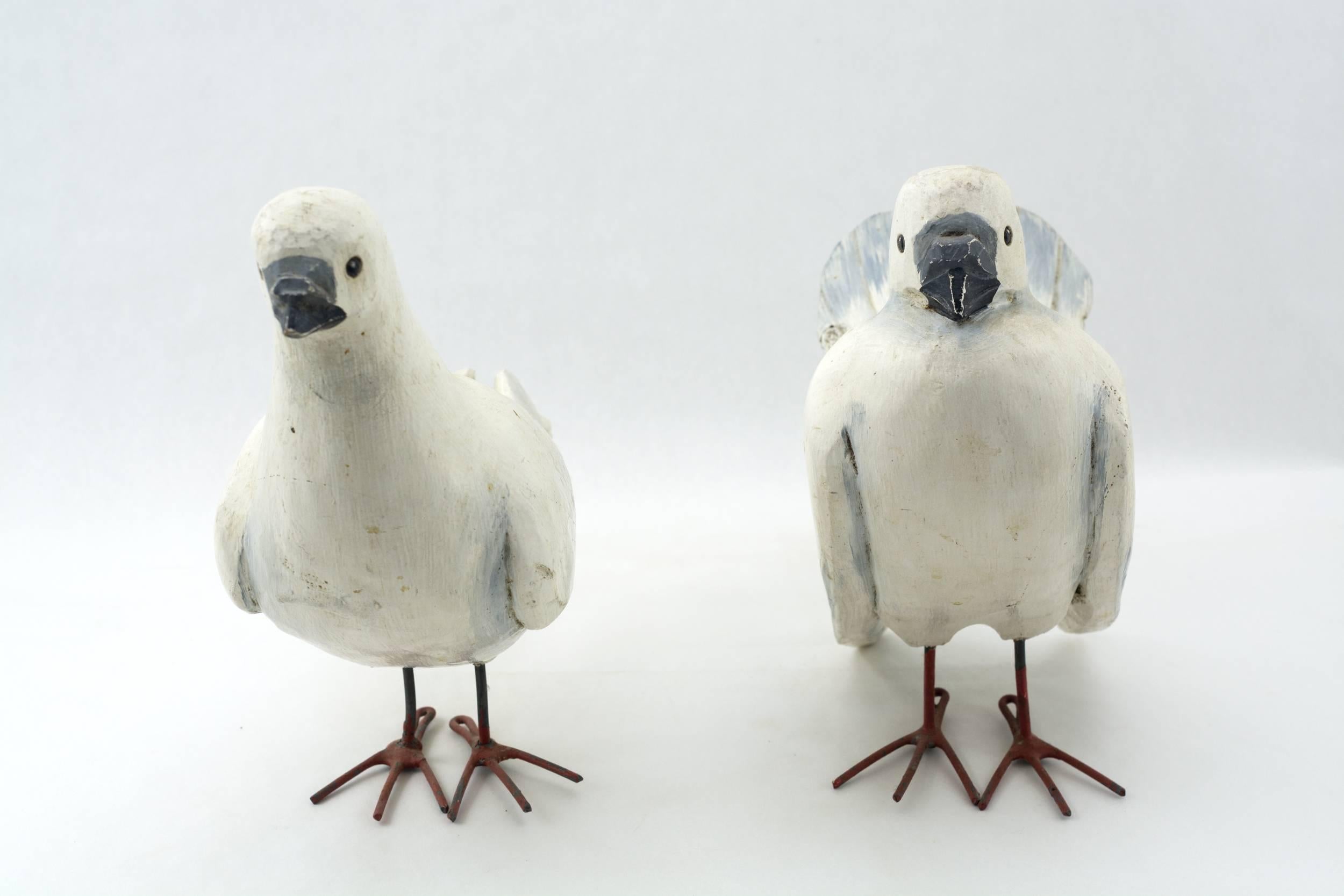 Pair of Folky Carved Doves In Excellent Condition In Nantucket, MA