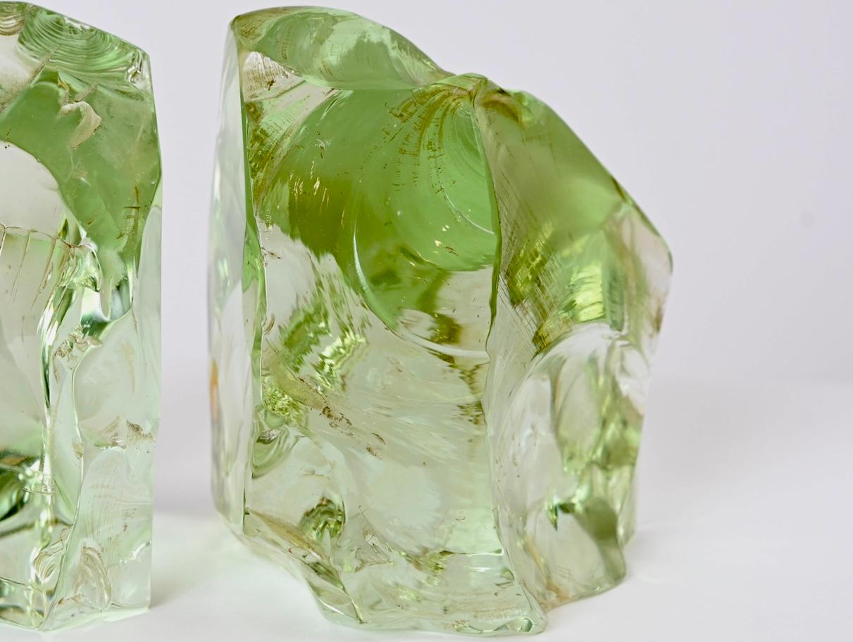 Italian Pair of Fontana Arte Chiseled Glass Bookends by Max Ingrand, Italy, circa 1950
