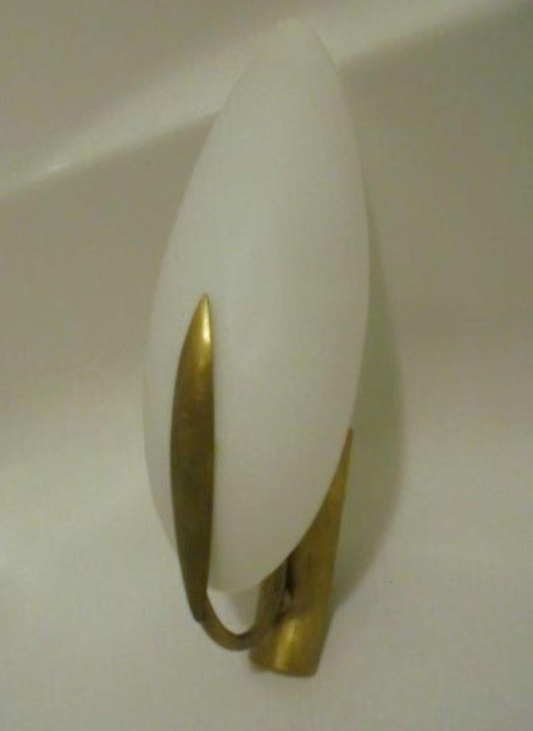Pair of Max Ingrand White Glass Brass Wall Sconces for Fontana Arte Italy, 1950s For Sale 1