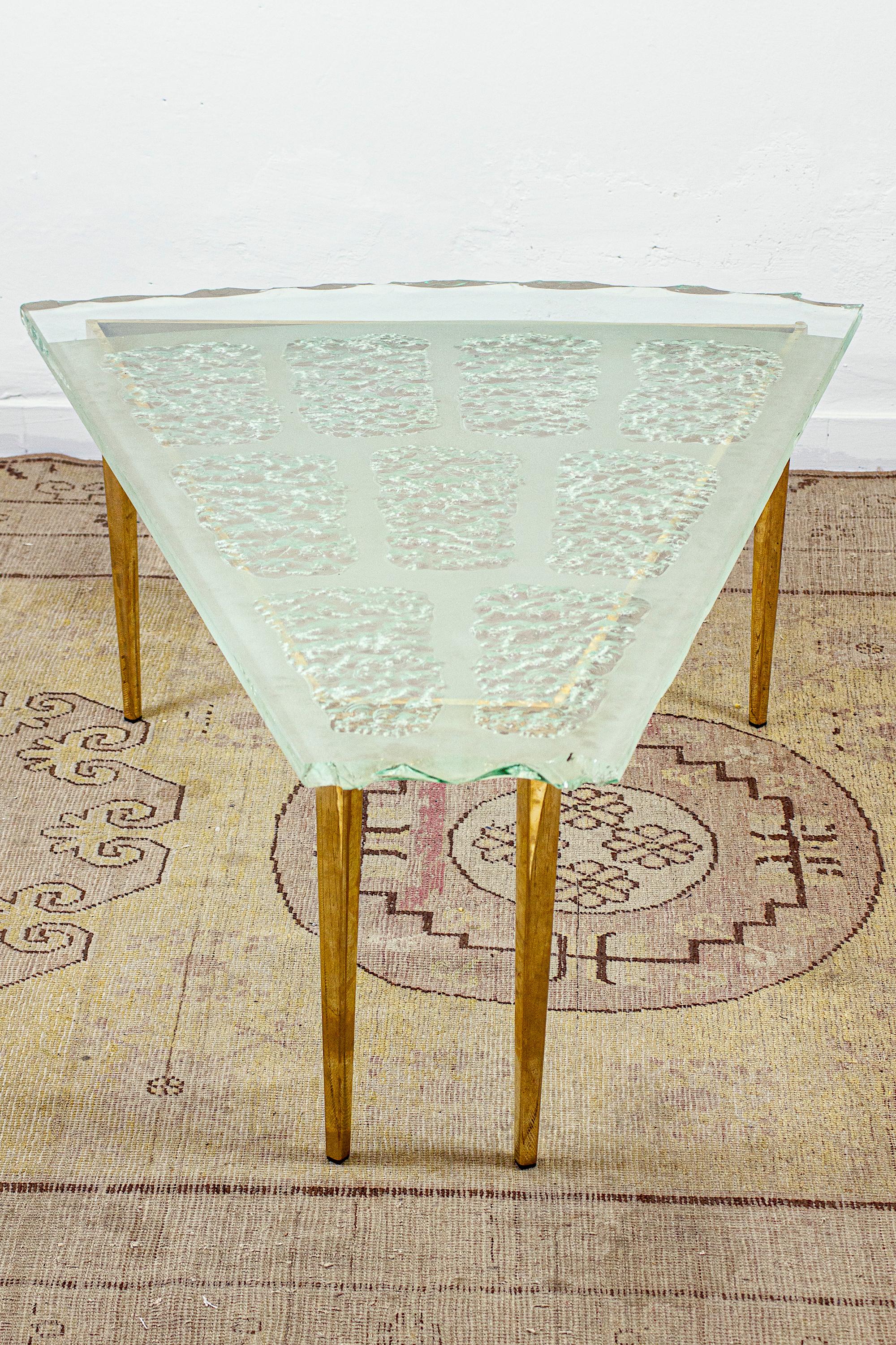 Paar Fontana Arte Mid-Century Sofa oder Couchtisch attr. Max Ingrand  (Geschliffenes Glas) im Angebot