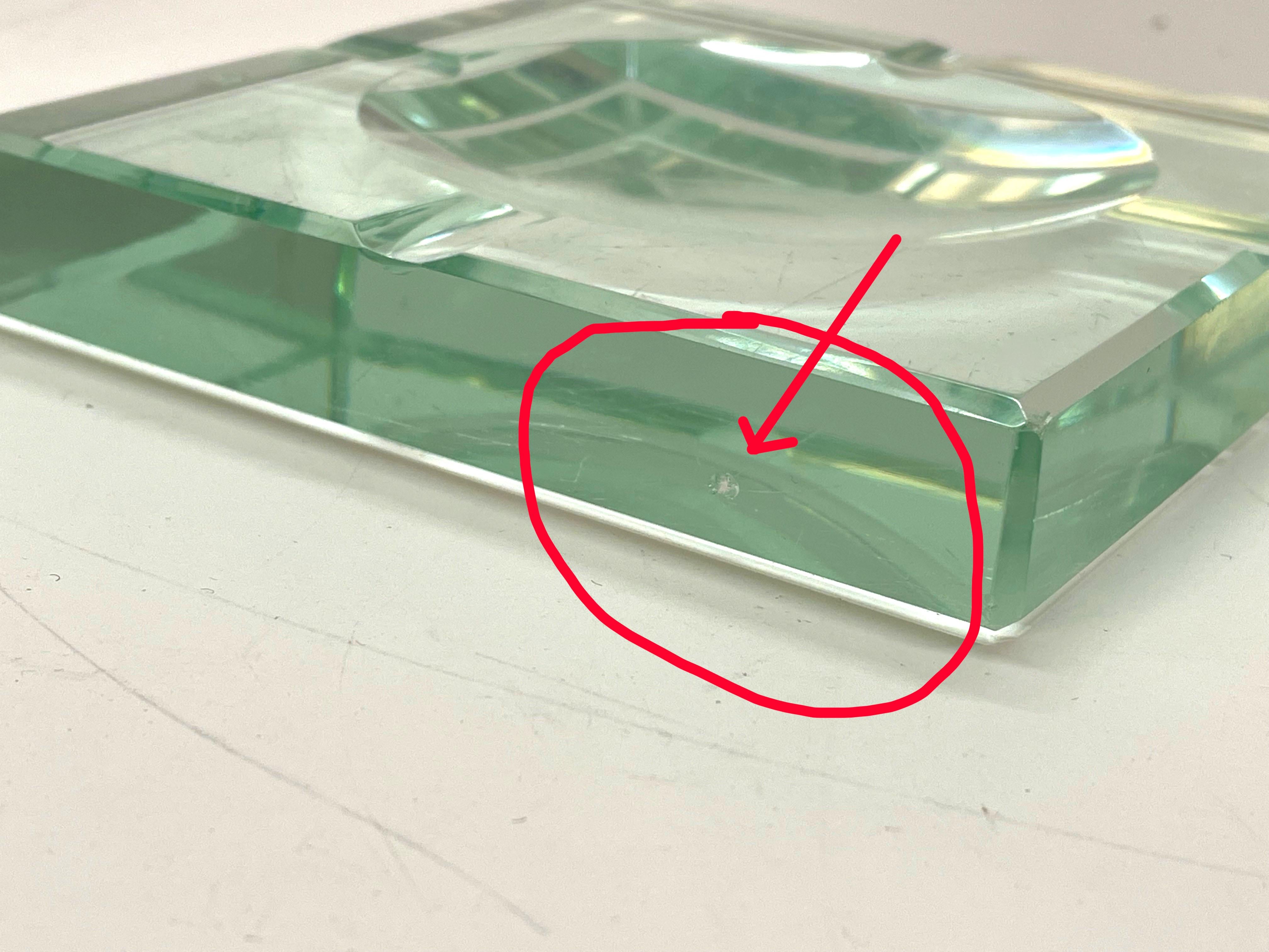 Pareja de ceniceros italianos cuadrados de cristal verde Fontana Arte de mediados de siglo en venta 11