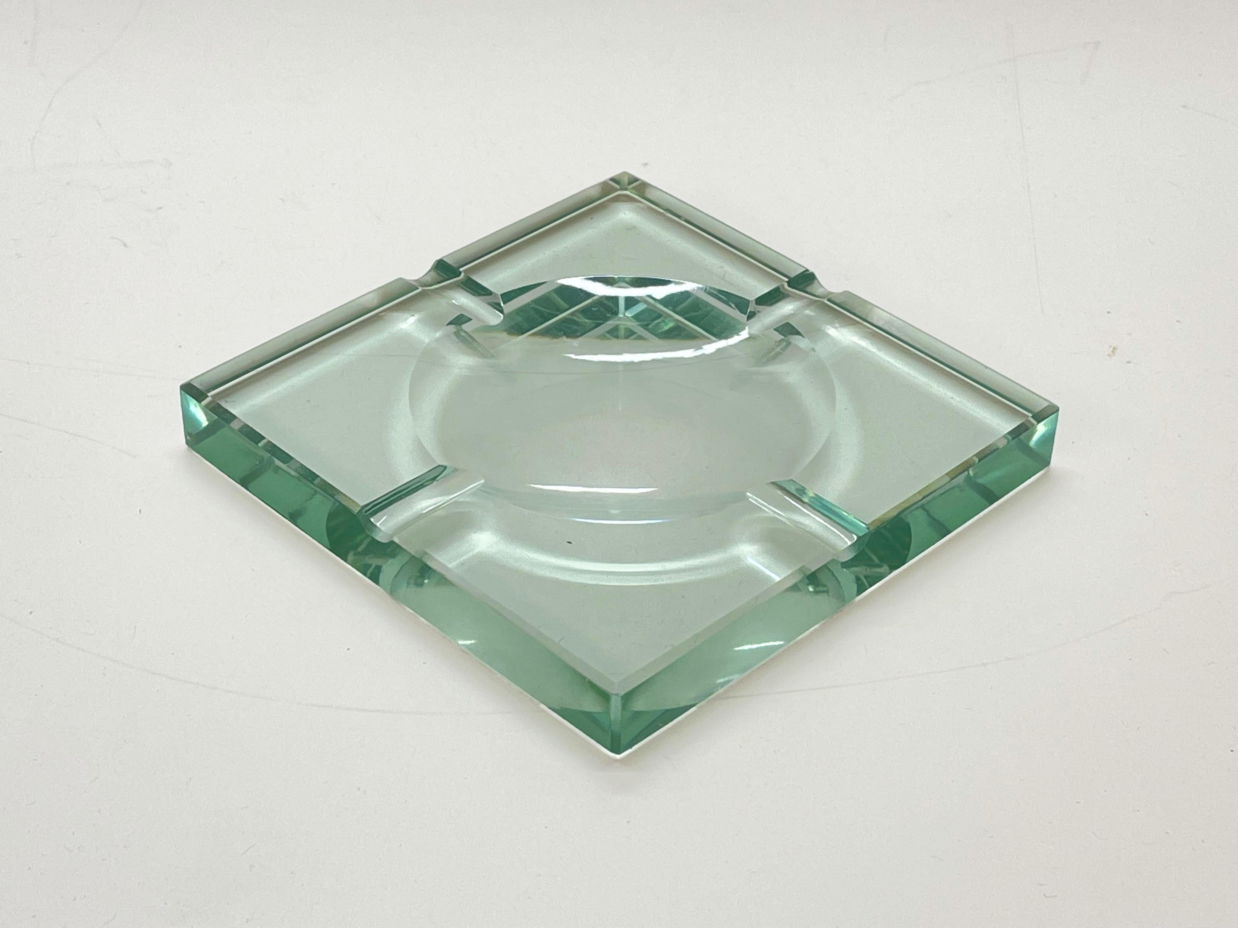 20th Century Pair of Fontana Arte Midcentury Green Crystal Glass Squared Italian Ashtrays For Sale