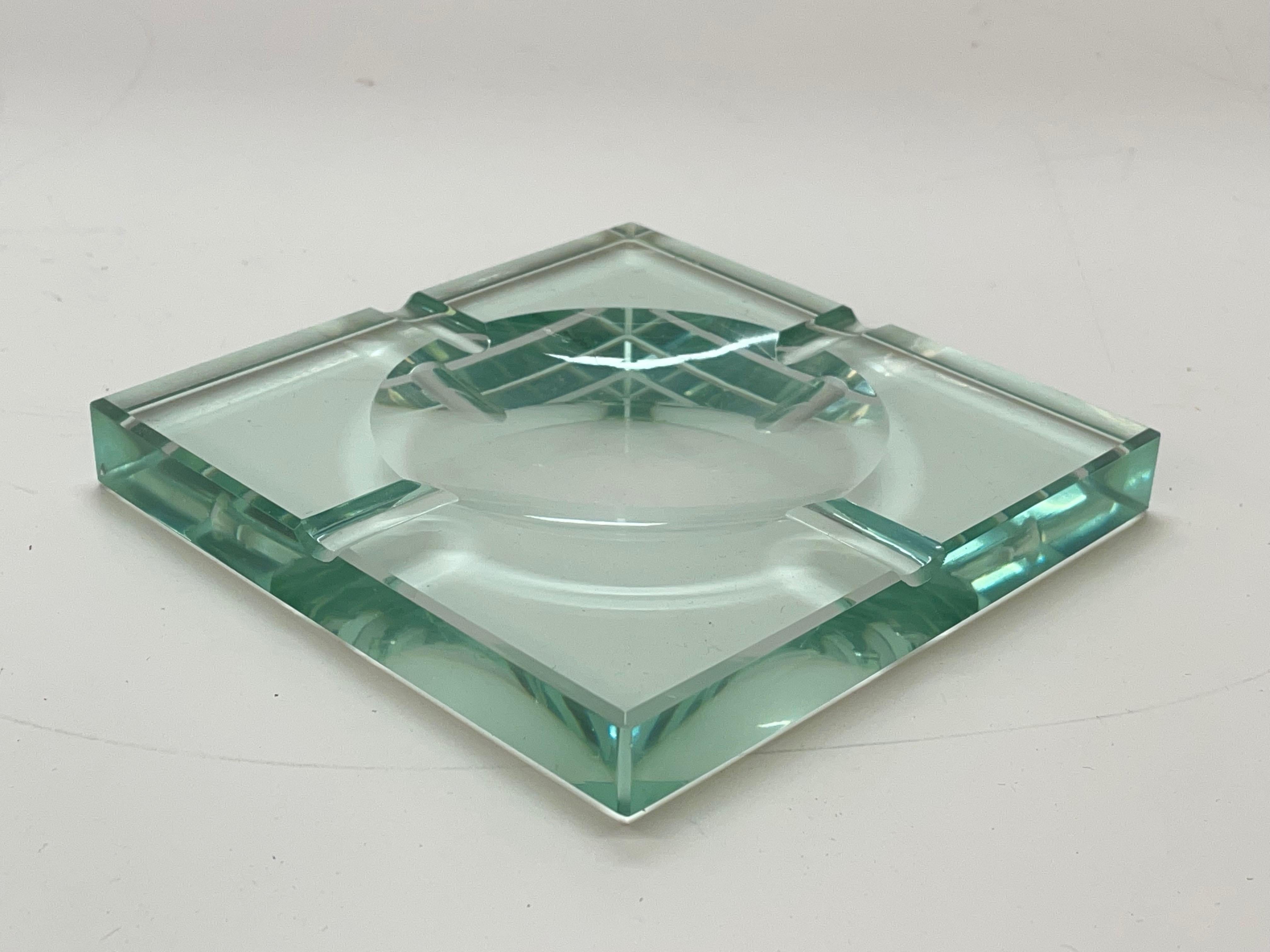 Pair of Fontana Arte Midcentury Green Crystal Glass Squared Italian Ashtrays For Sale 1