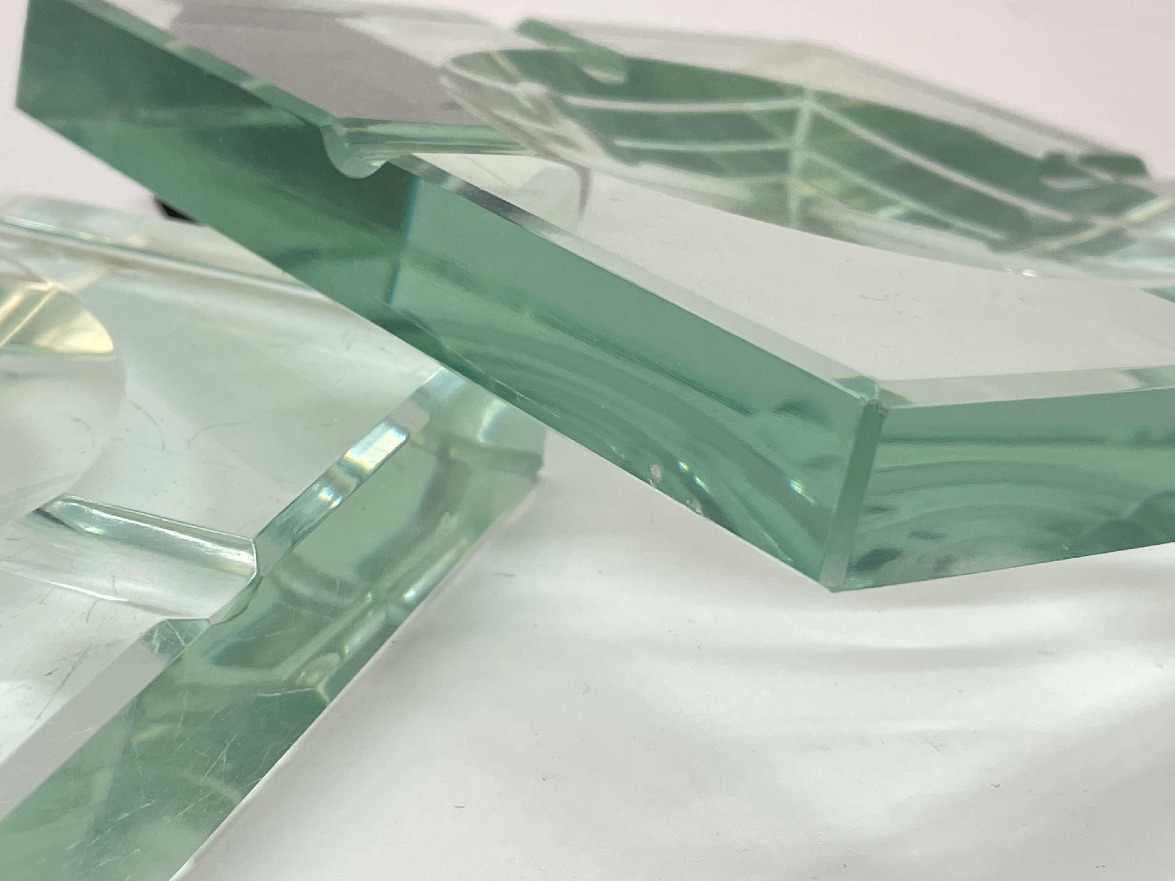 Pareja de ceniceros italianos cuadrados de cristal verde Fontana Arte de mediados de siglo en venta 2