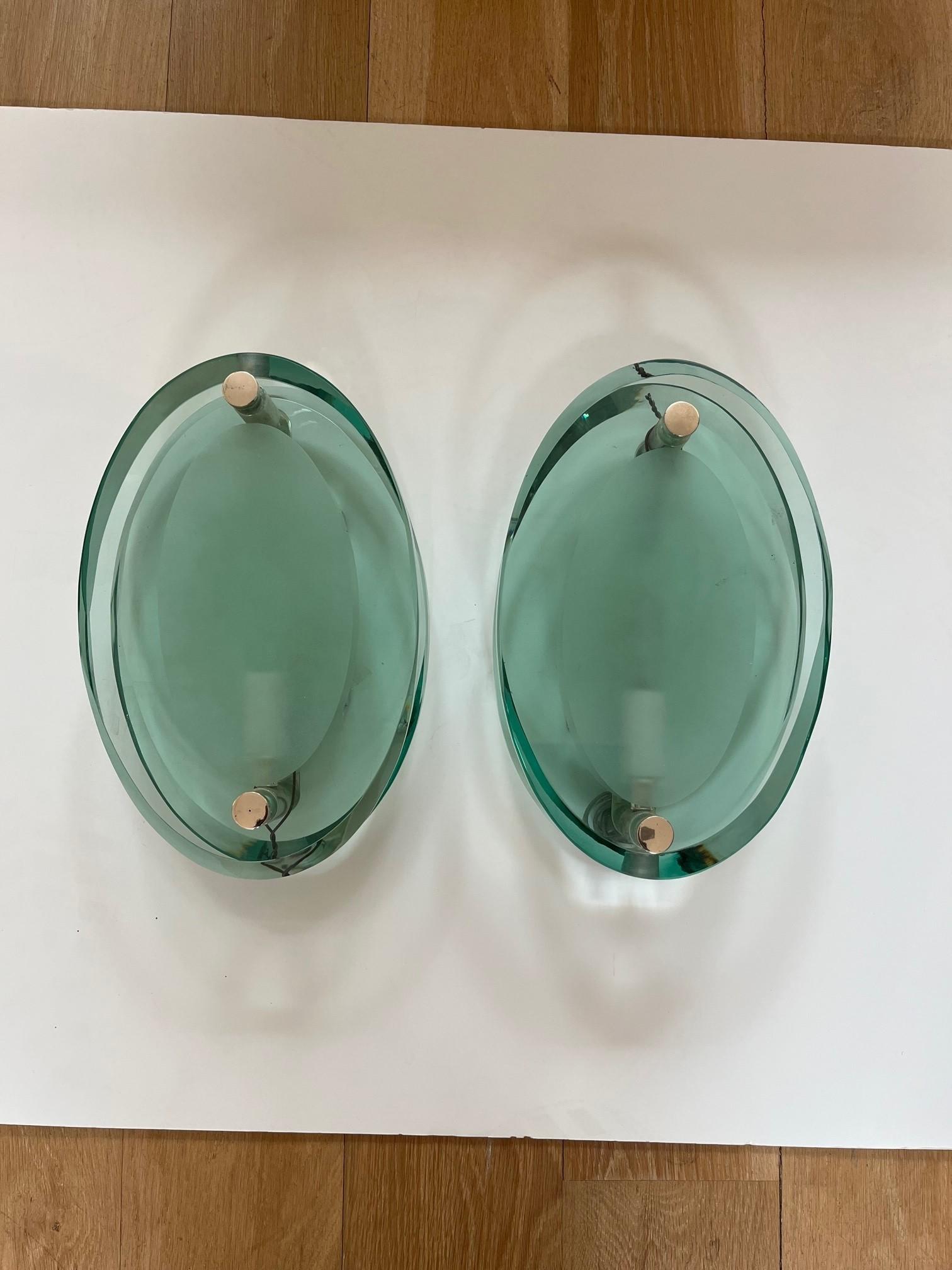 Hand-Crafted Pair of Fontana Arte Style Art Deco Modern Green Crystal Glass Wall Sconces