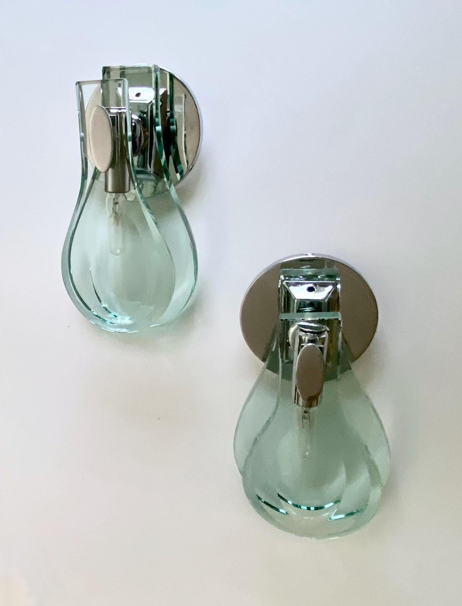 Pair of Fontana Arte Style Italian Thick Tear Drop Glass Wall Sconces For Sale 4