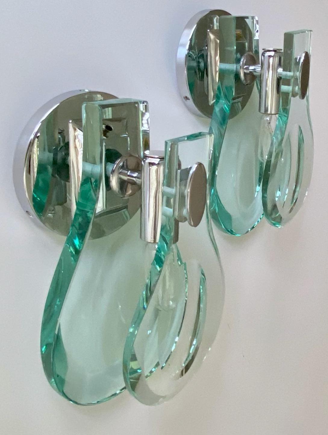 Pair of Fontana Arte Style Italian Thick Tear Drop Glass Wall Sconces For Sale 8