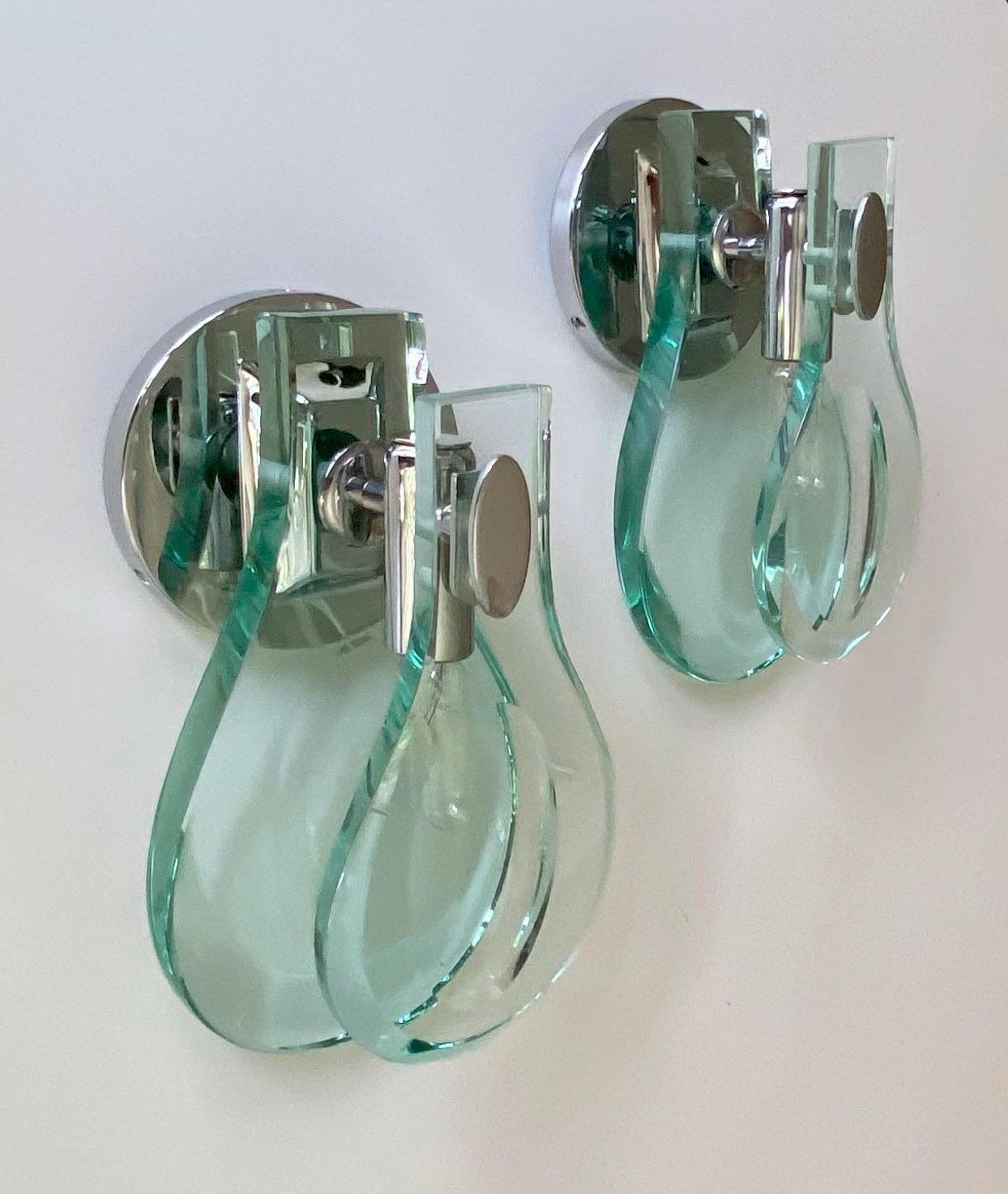 Pair of Fontana Arte Style Italian Thick Tear Drop Glass Wall Sconces For Sale 9