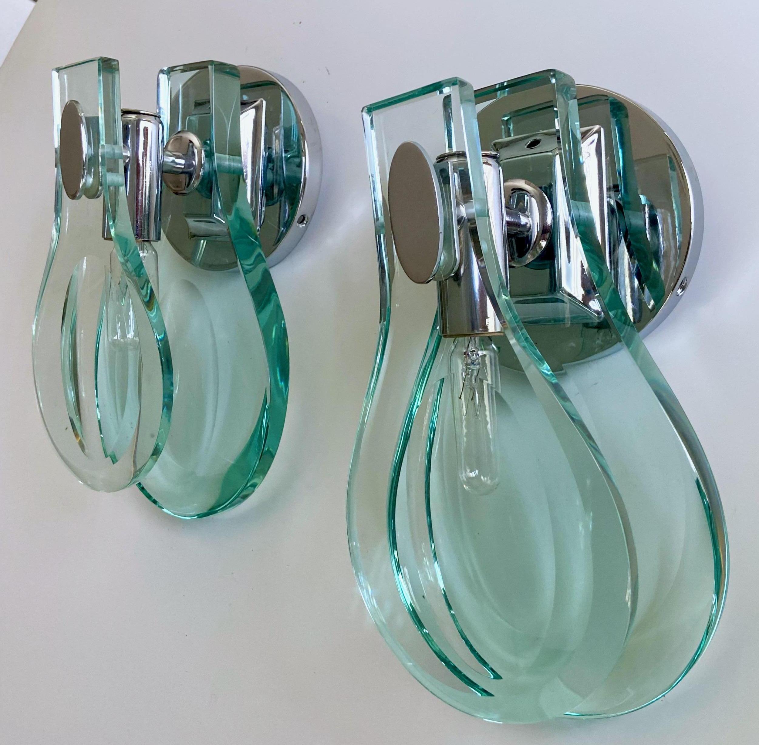 Plated Pair of Fontana Arte Style Italian Thick Tear Drop Glass Wall Sconces For Sale