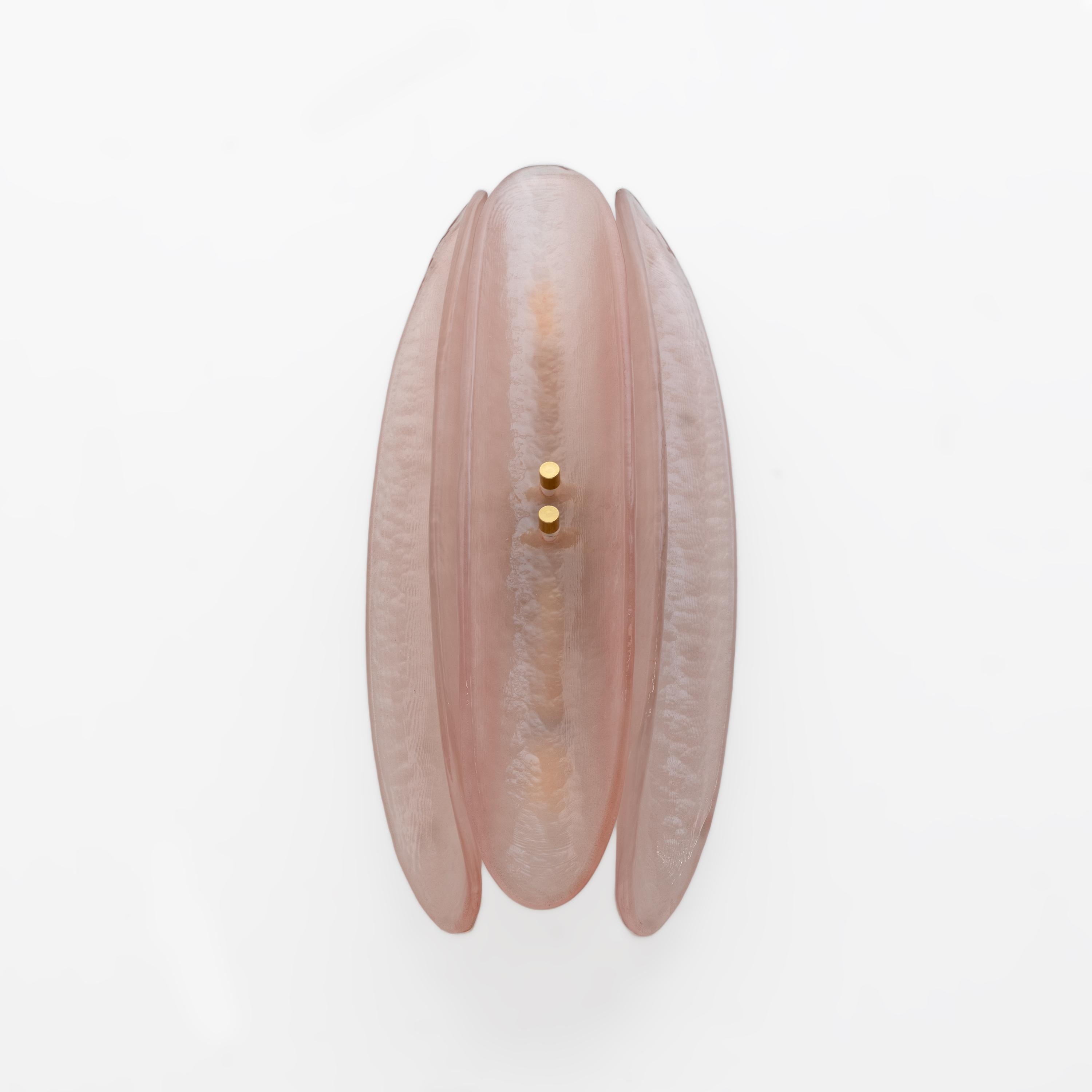 XXIe siècle et contemporain Paire d'appliques en verre de Murano rose de style Fontana Arte du milieu du siècle dernier en vente