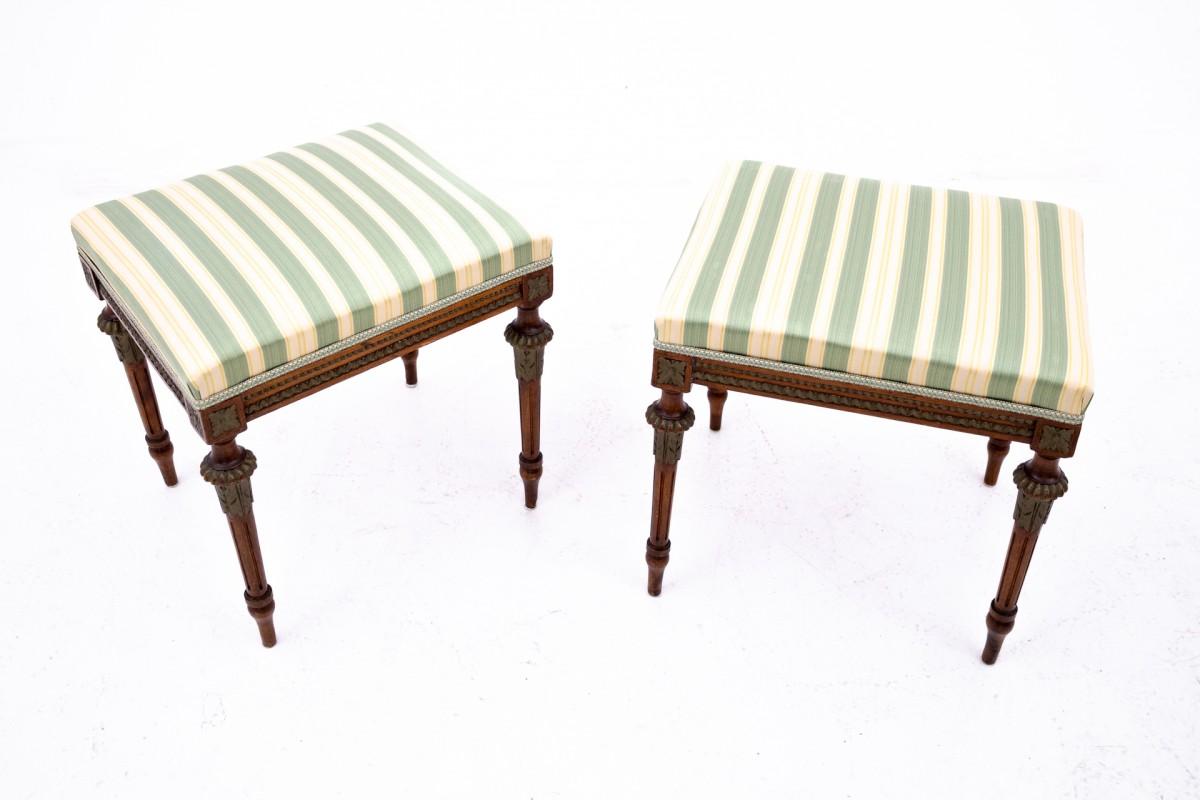 Louis XV Pair of footstools/seats, Sweden, circa 1910 For Sale