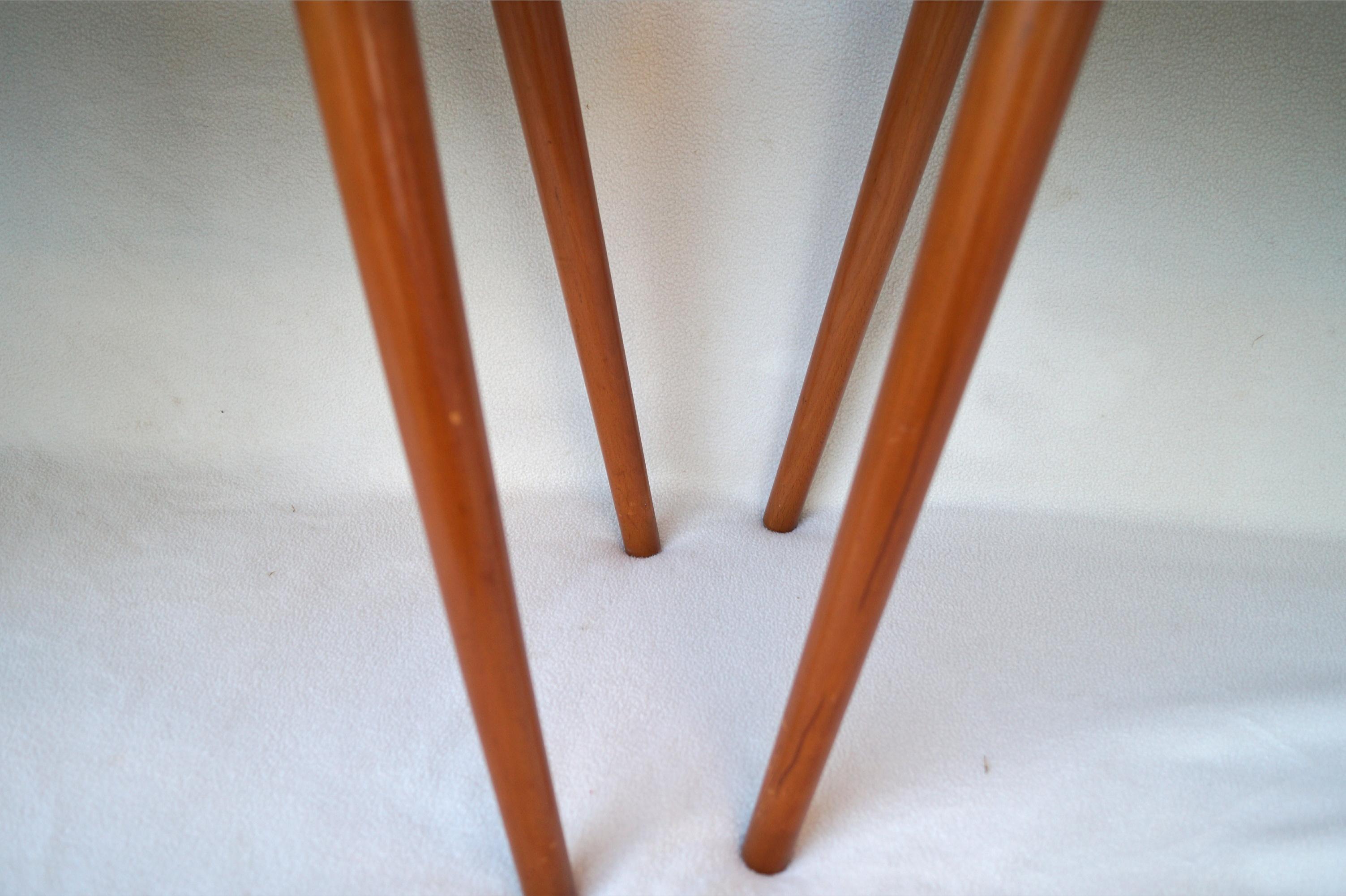 Pareja de taburetes Hans J. Wegner Papá Oso Estilo Otomano en venta 1