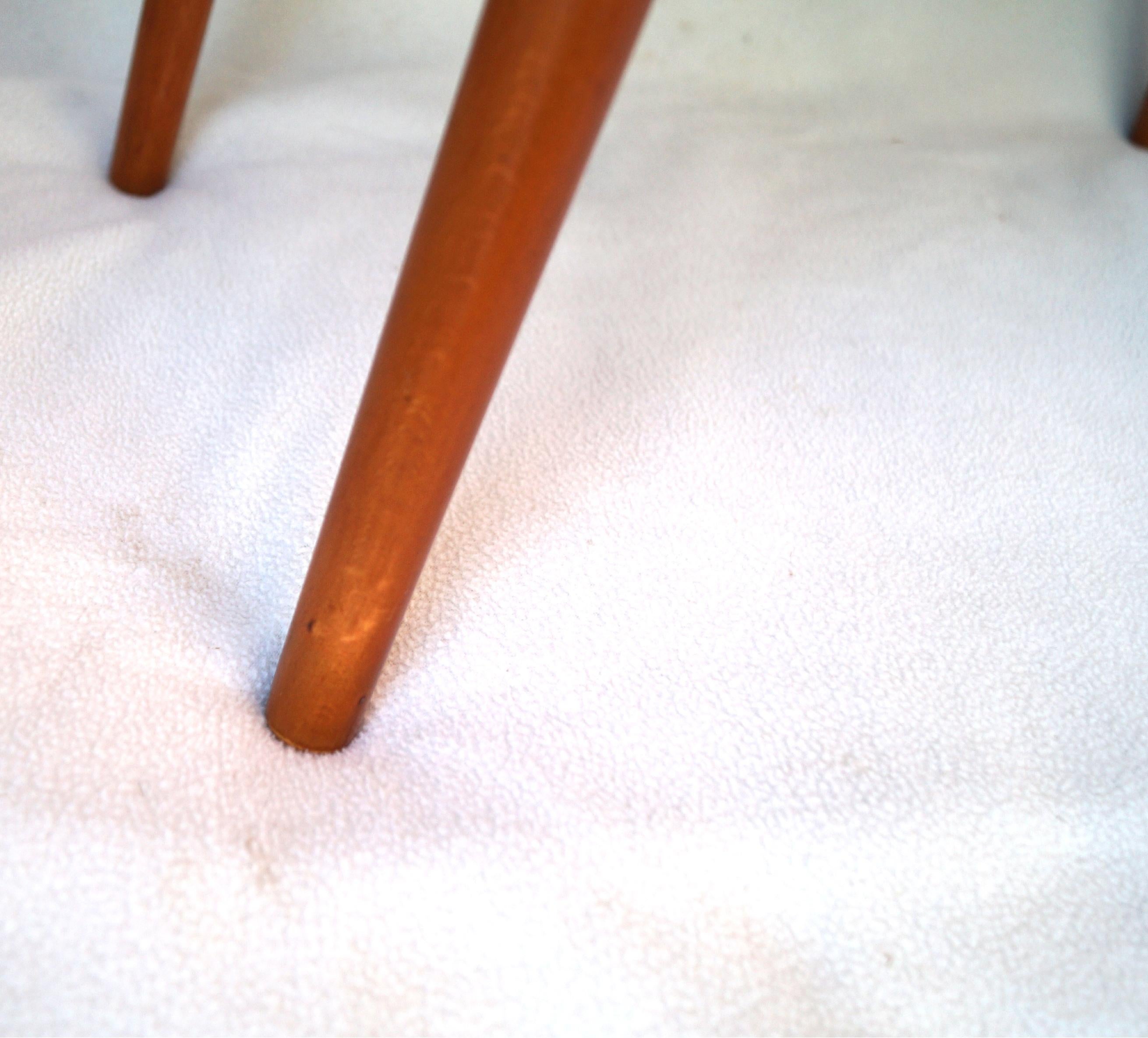 Pareja de taburetes Hans J. Wegner Papá Oso Estilo Otomano en venta 3