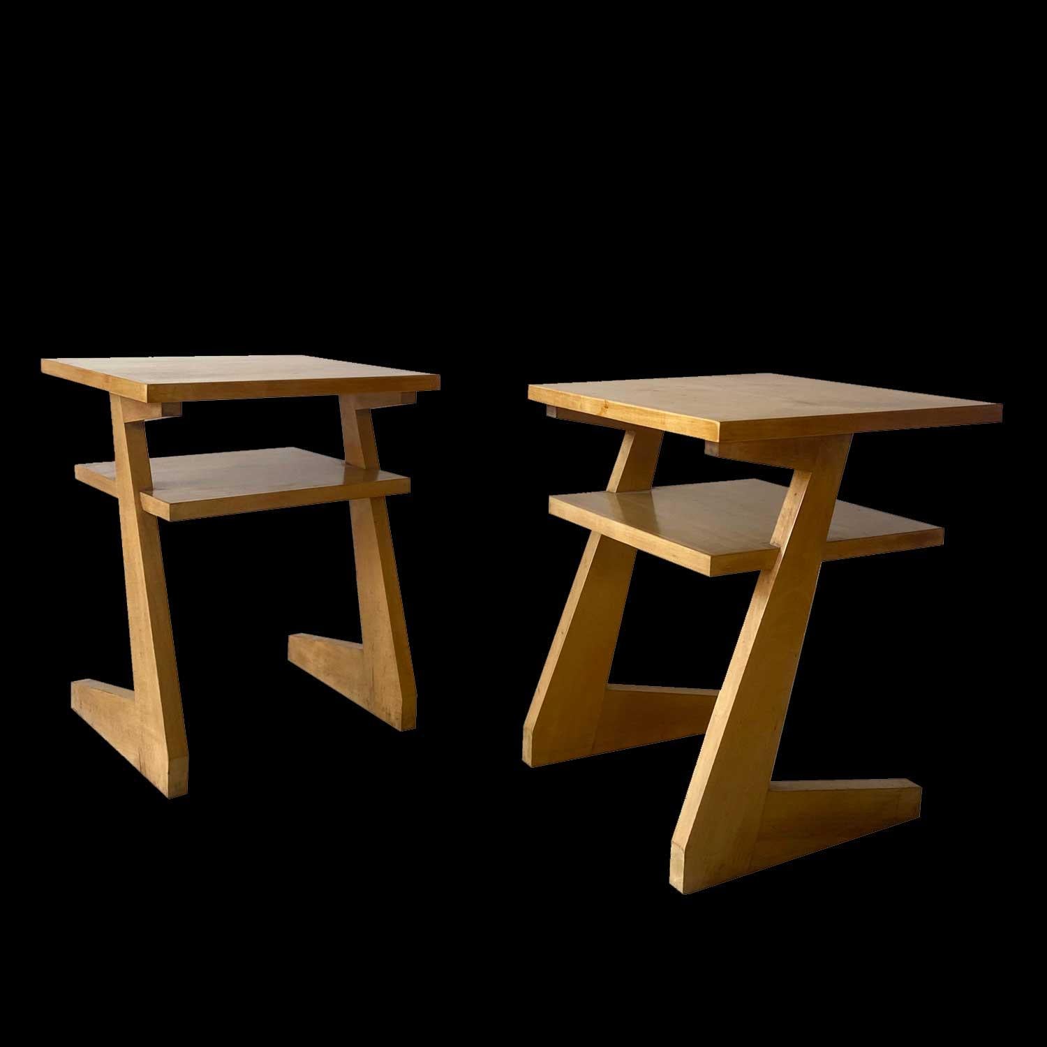 Maurice pré
Magnificent pair of bedside tables attributed to Maurice Pré in the 1950s. Made of solid sycamore from a Parisian apartment of a Renon architect
