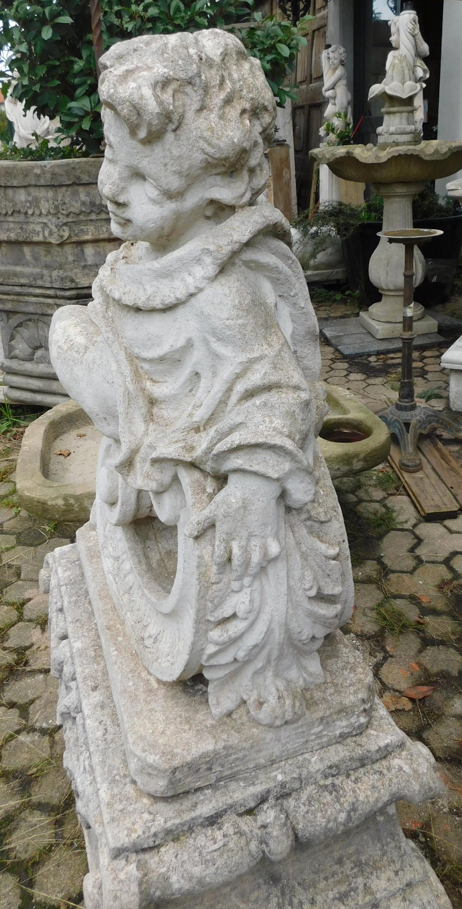 Pair of Foremen in Cement, Garden Sculptures with Cherubs, 20th Century Italy In Good Condition In Cuneo, Italy (CN)