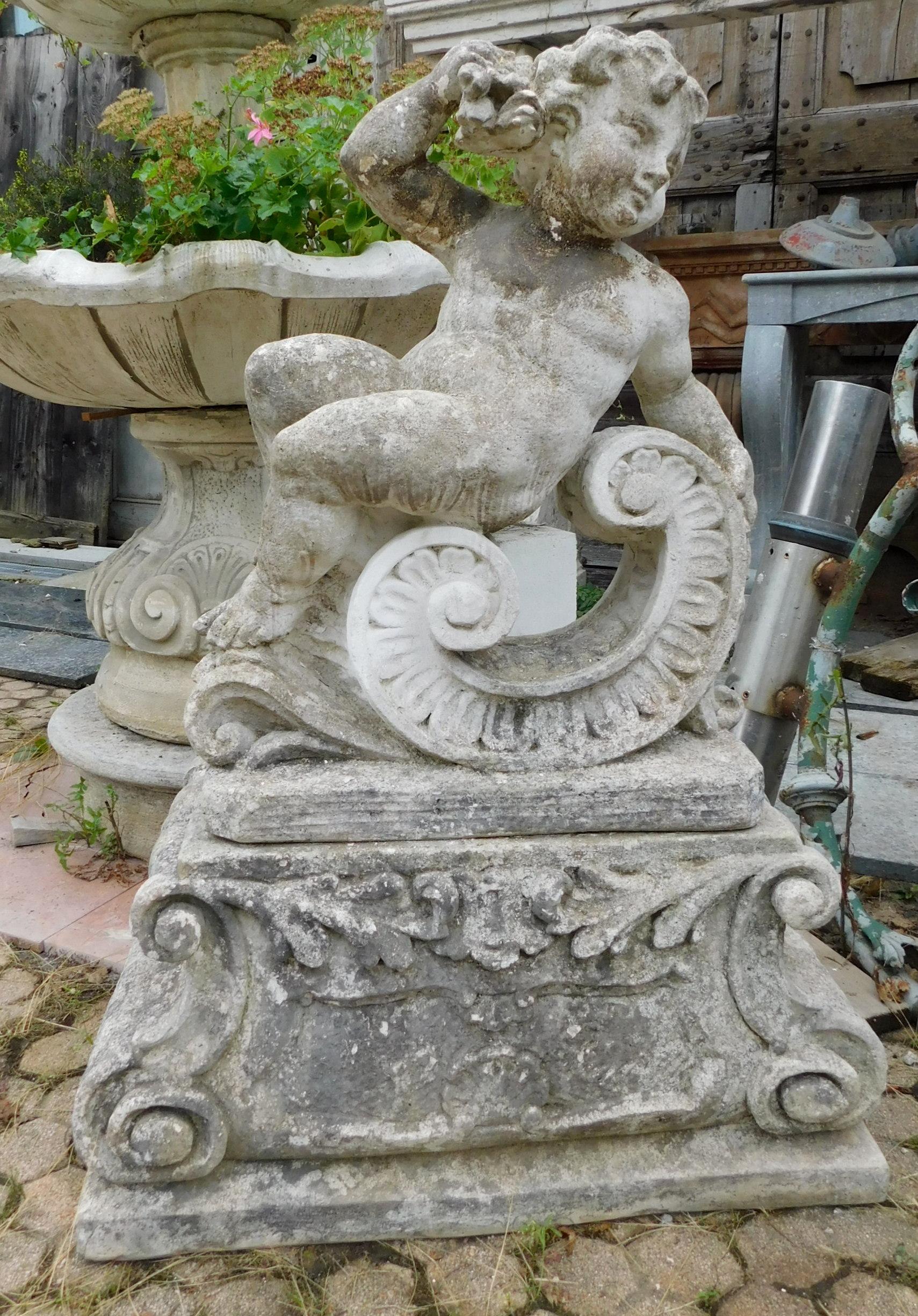 Early 20th Century Pair of Foremen in Cement, Garden Sculptures with Cherubs, 20th Century Italy