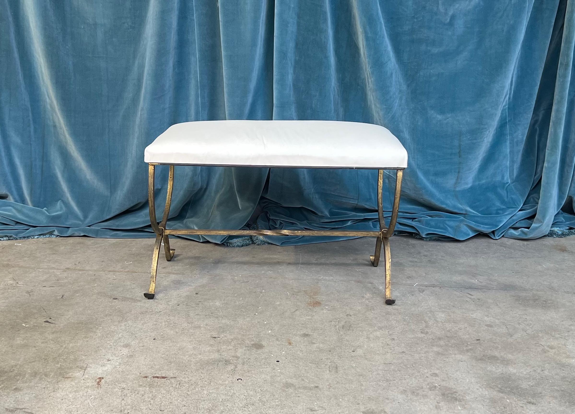 Pair of Forged and Gilt Iron Benches with Muslin Fabric 2