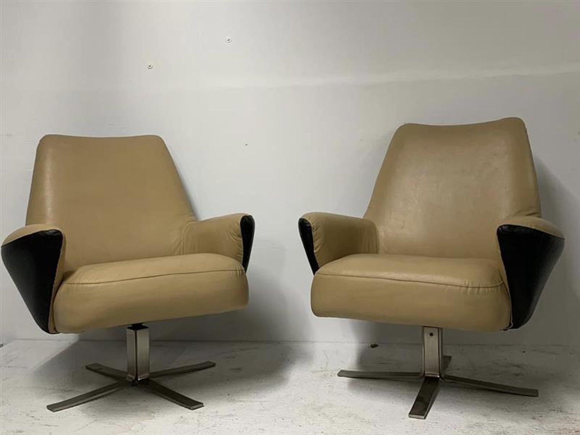 Acier Paire de chaises longues Formanova en vente