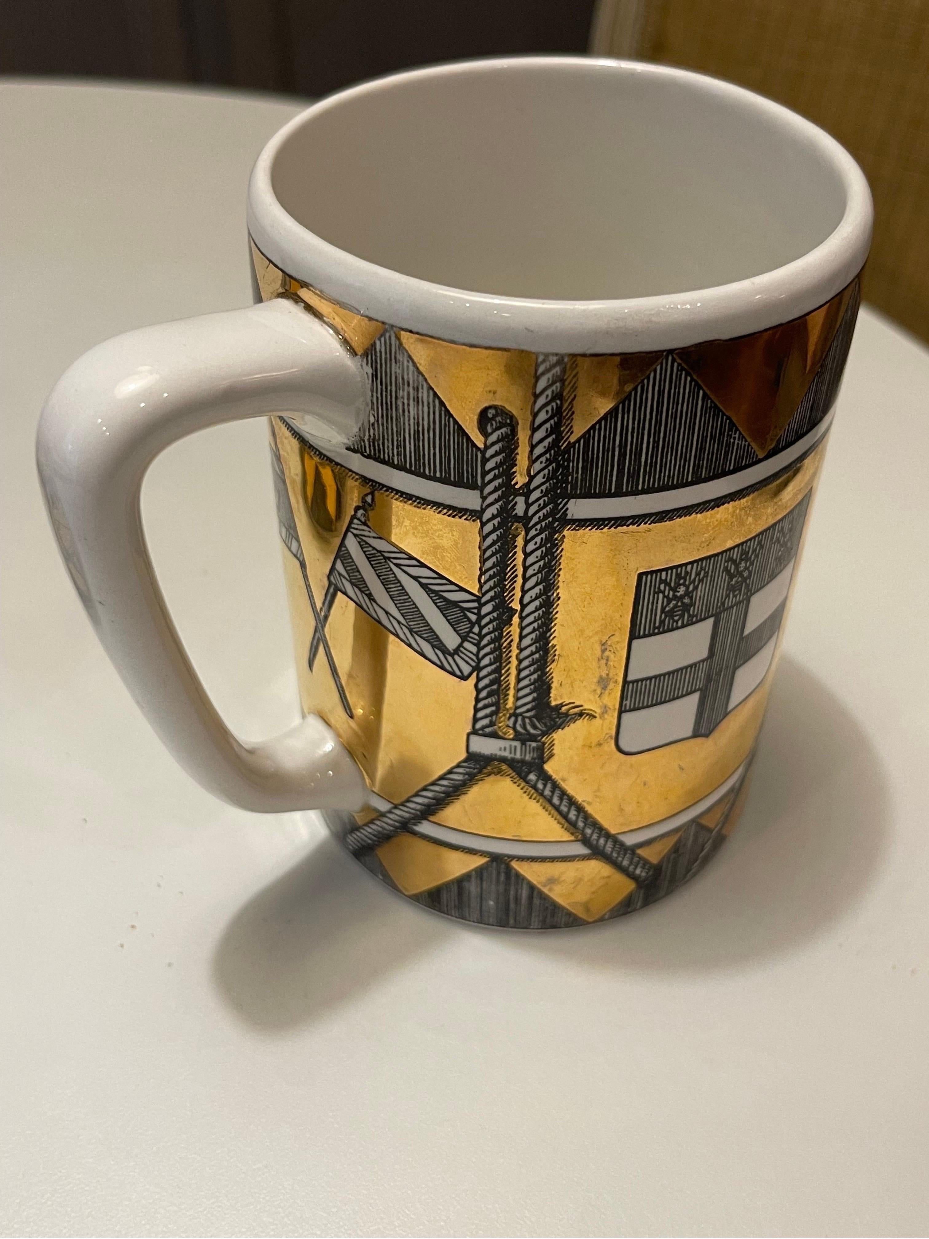 Paire de chopes à bière Fornasetti des années 1950 avec motifs nautiques en vente 3