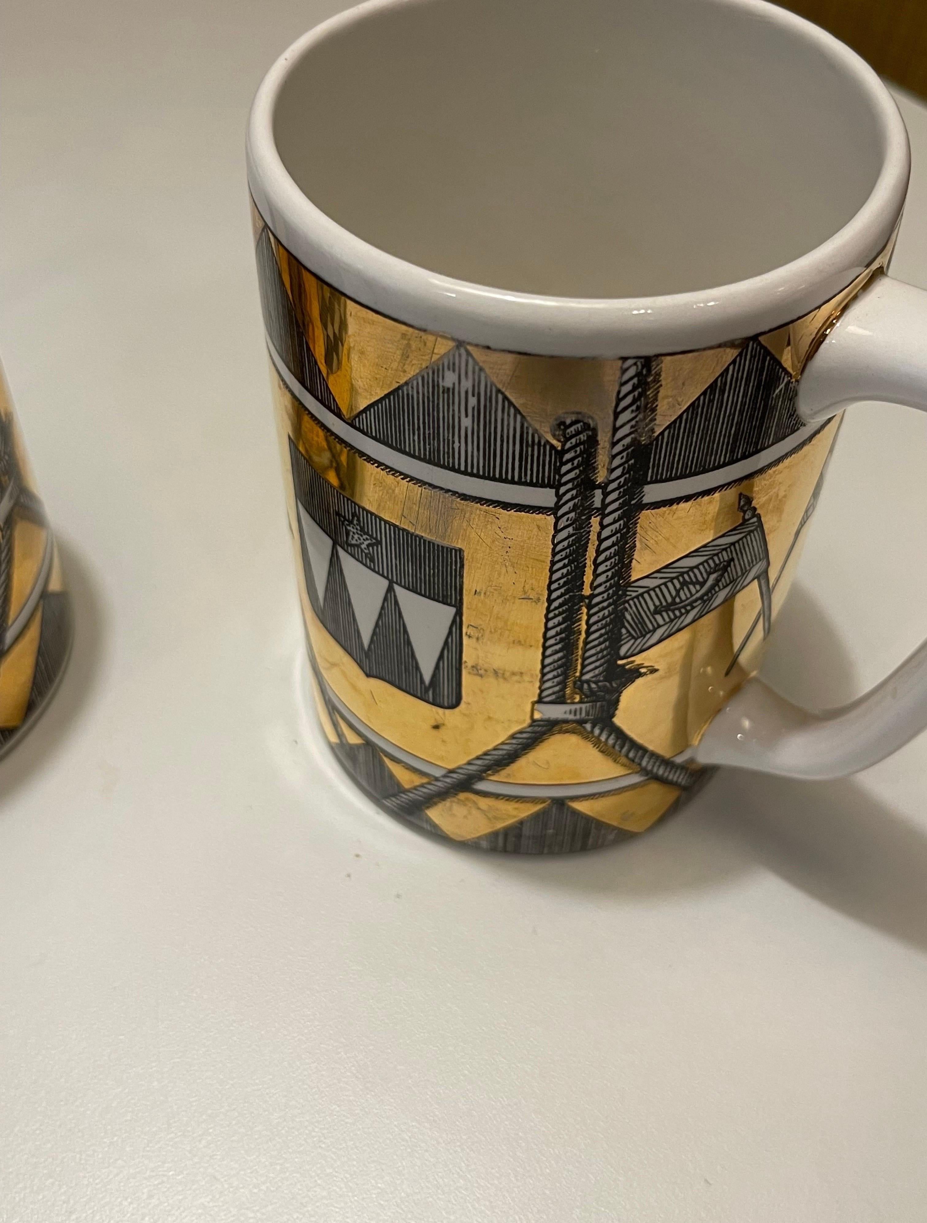 Paire de chopes à bière Fornasetti des années 1950 avec motifs nautiques en vente 2