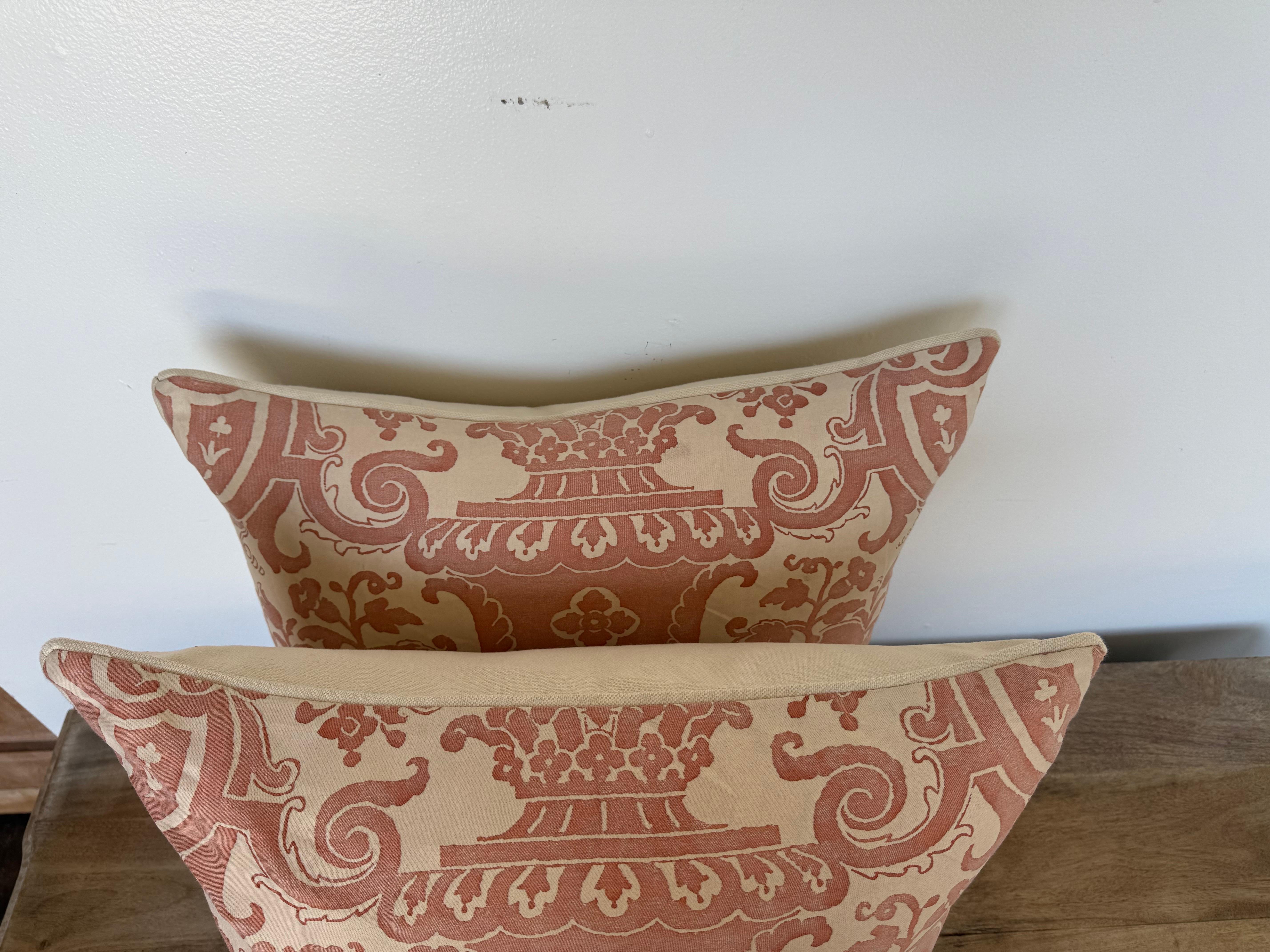 Pair of Fortuny “Carnavalet” Pillows with Custom Linen Backs In New Condition For Sale In Los Angeles, CA