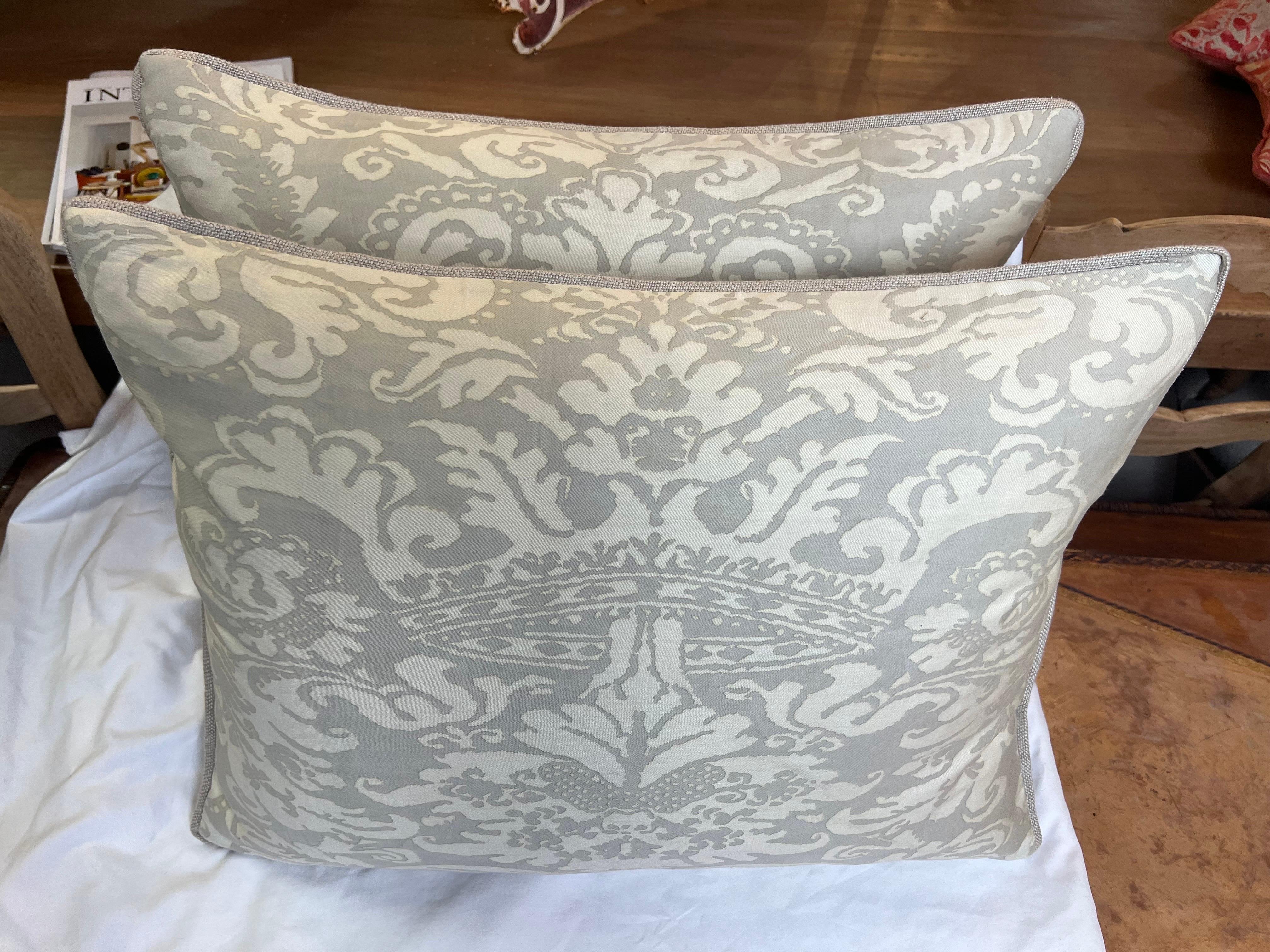 Renaissance Pair of Fortuny Corona Patterned Pillows For Sale