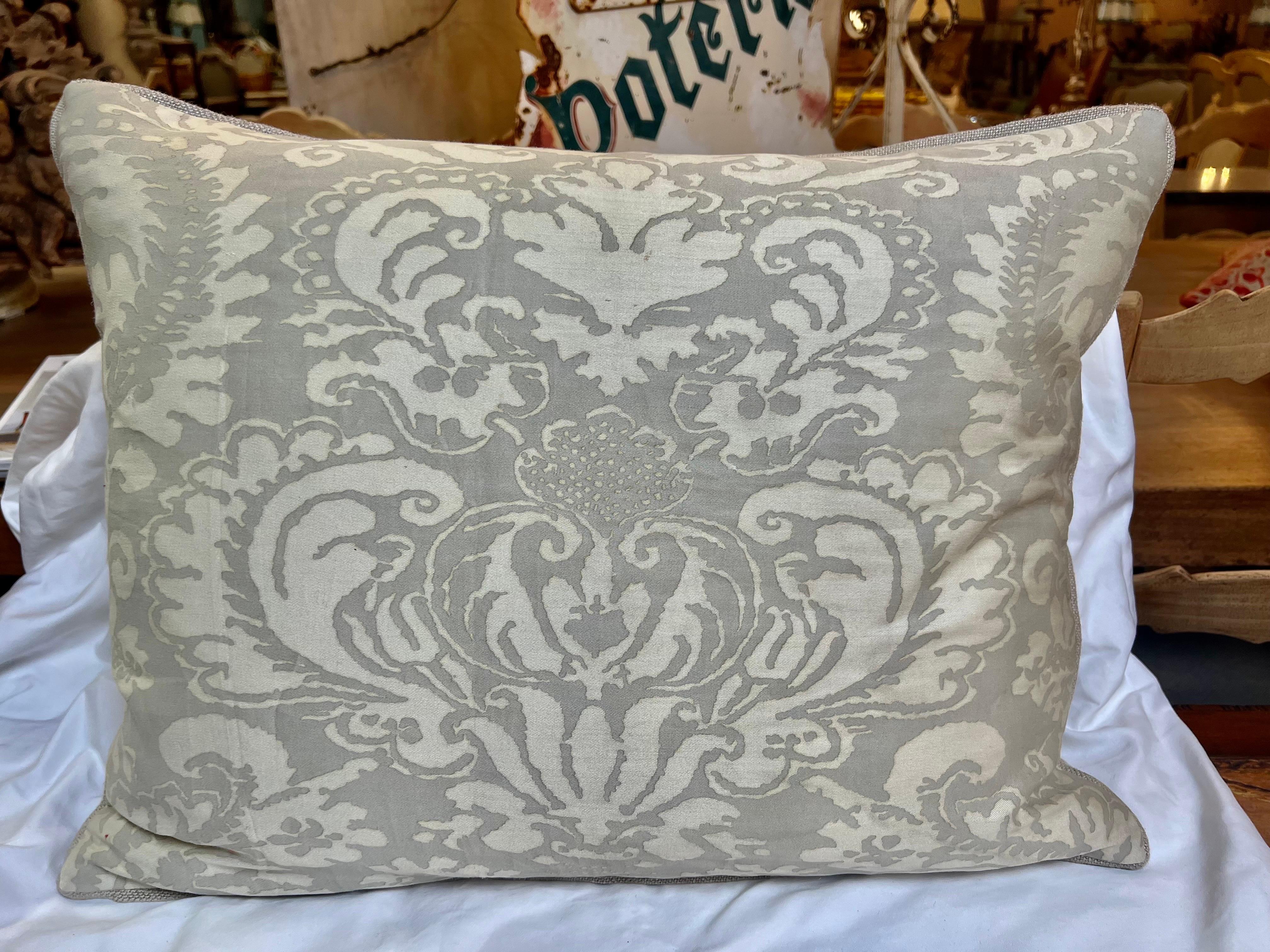 Italian Pair of Fortuny Corona Patterned Pillows For Sale