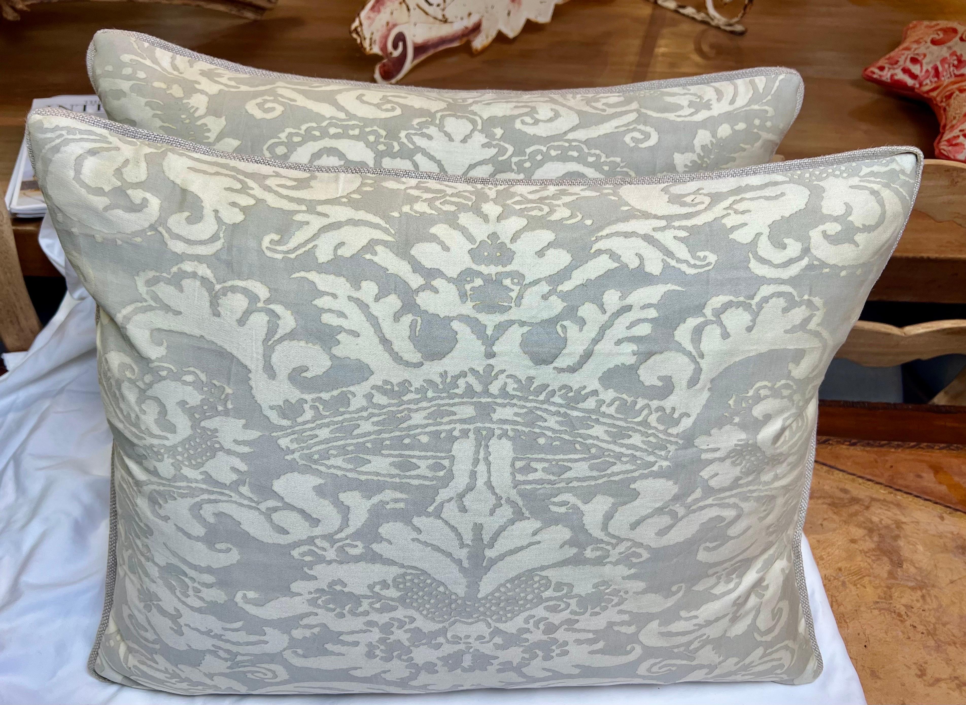 Cotton Pair of Fortuny Corona Patterned Pillows For Sale