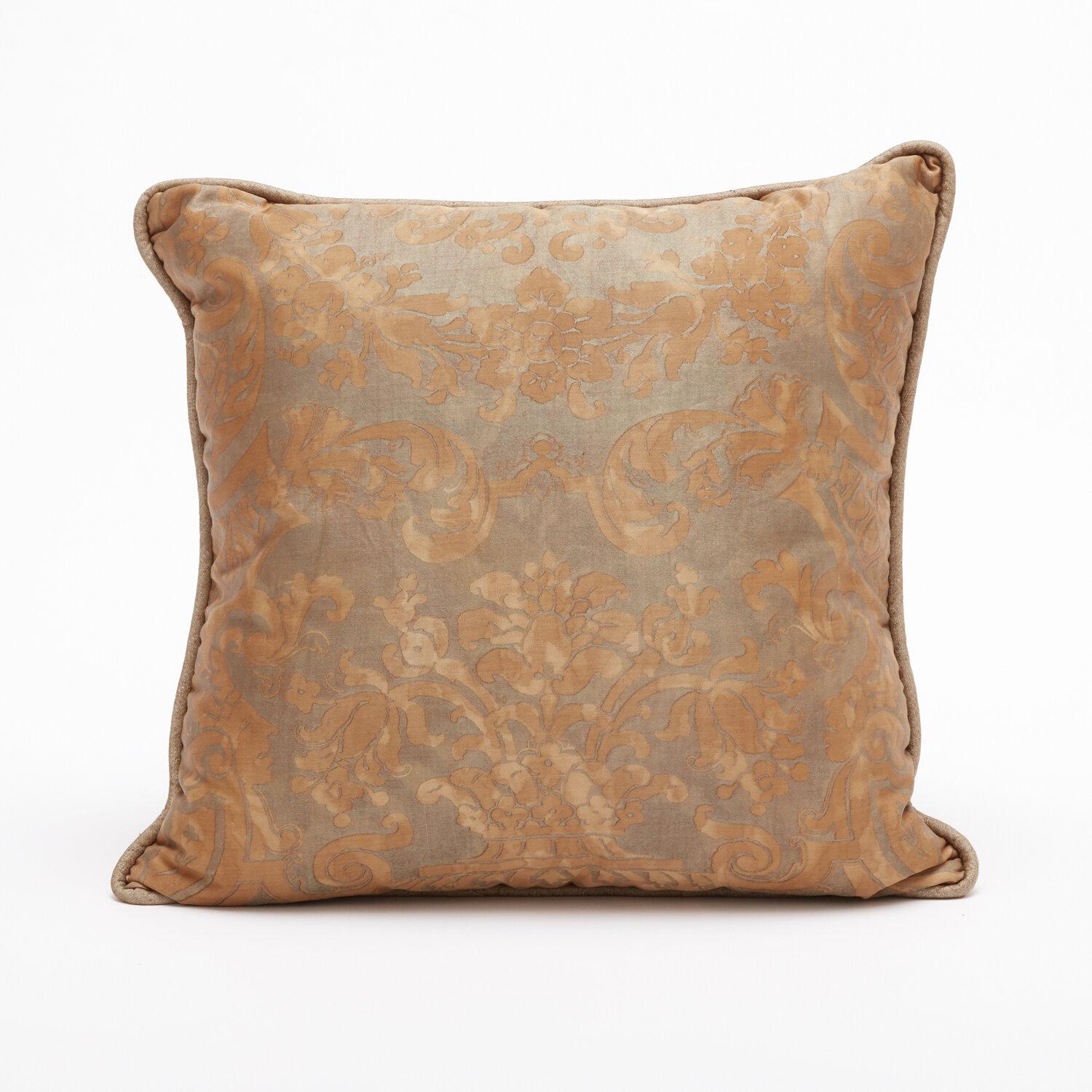 Contemporary Pair of Fortuny Fabric Cushions in the Carnavalet Pattern For Sale