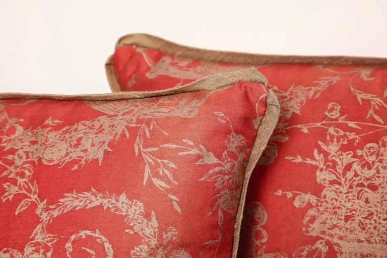 Pair of Fortuny Fabric Cushions in the Festoni Pattern In Excellent Condition In New York, NY