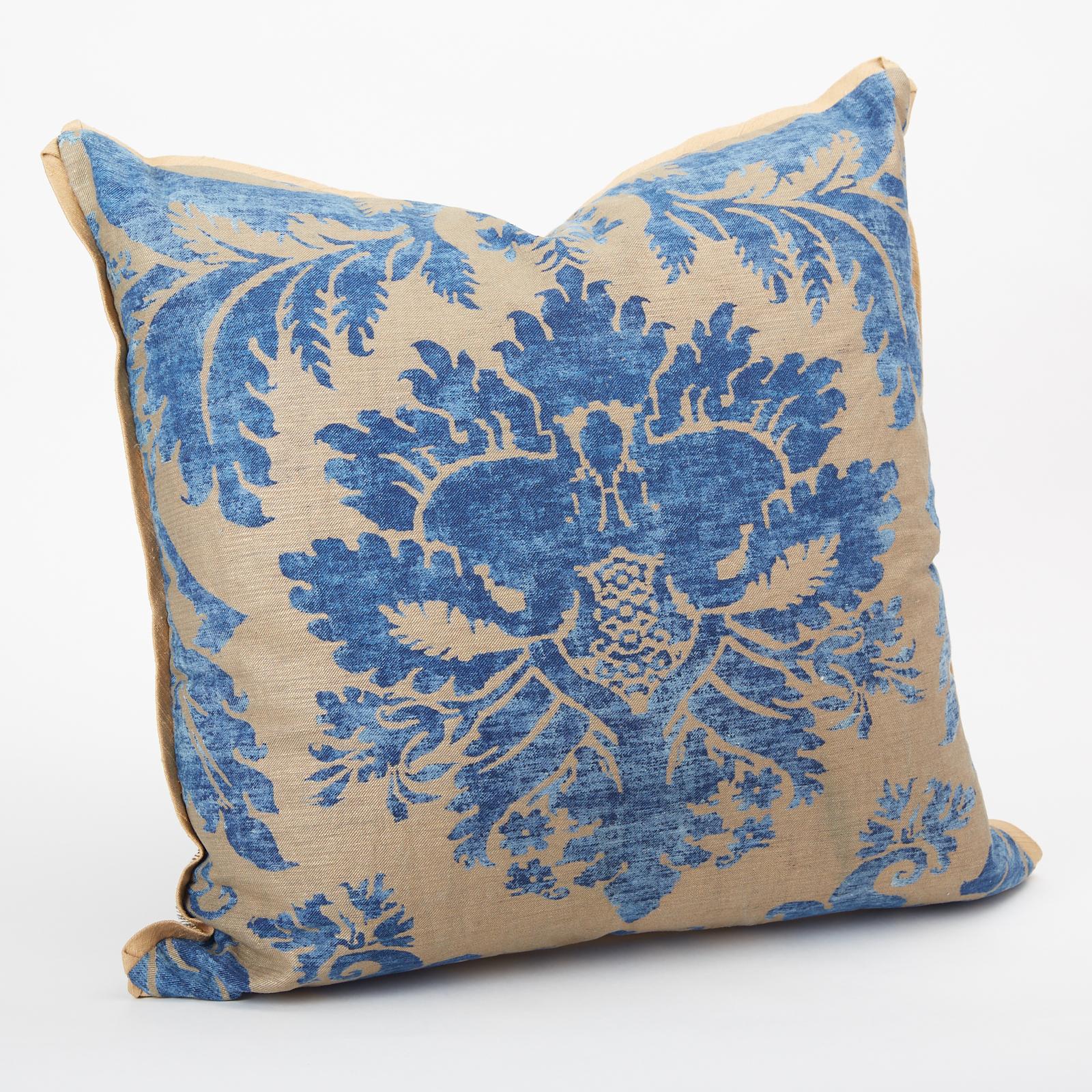 Baroque Pair of Fortuny Fabric Cushions in the Glicine Pattern For Sale